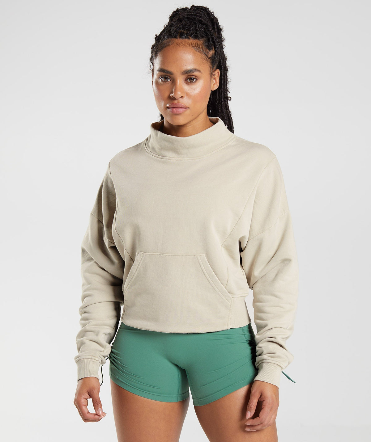 gymshark-legacy-sweatshirt-pebble-grey-aw22