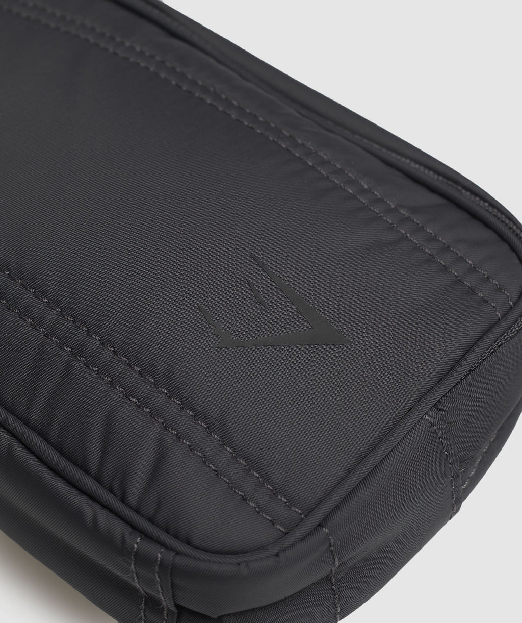 gymshark-premium-lifestyle-belt-bag-onyx-grey-ss23
