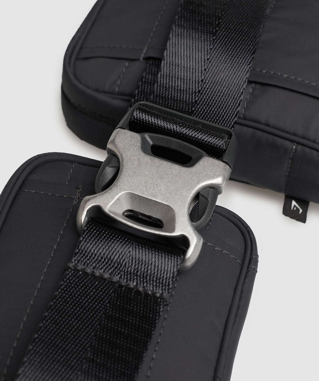 gymshark-premium-lifestyle-belt-bag-onyx-grey-ss23