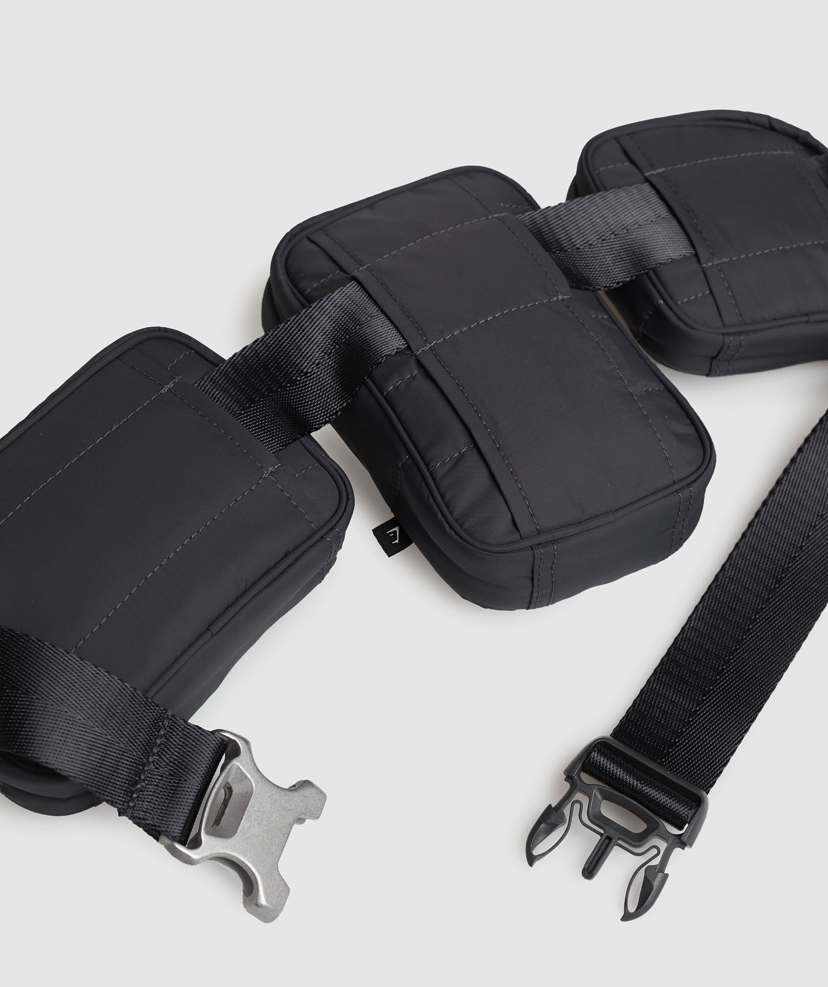 gymshark-premium-lifestyle-belt-bag-onyx-grey-ss23