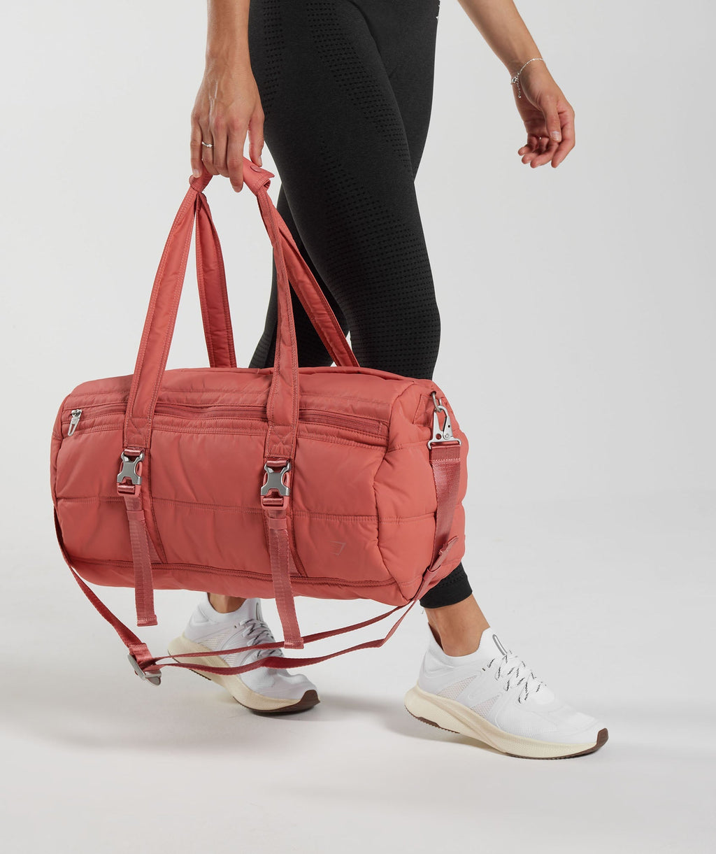 gymshark-premium-lifestyle-barrel-bag-terracotta-pink-ss23