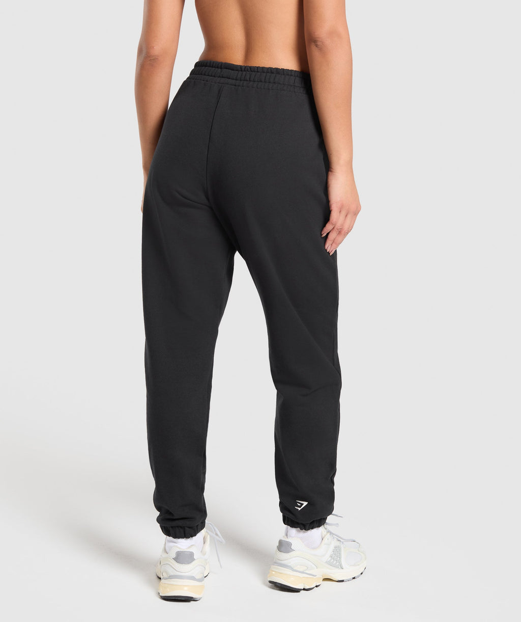 gymshark-lifestyle-club-graphic-joggers-black-ss2525