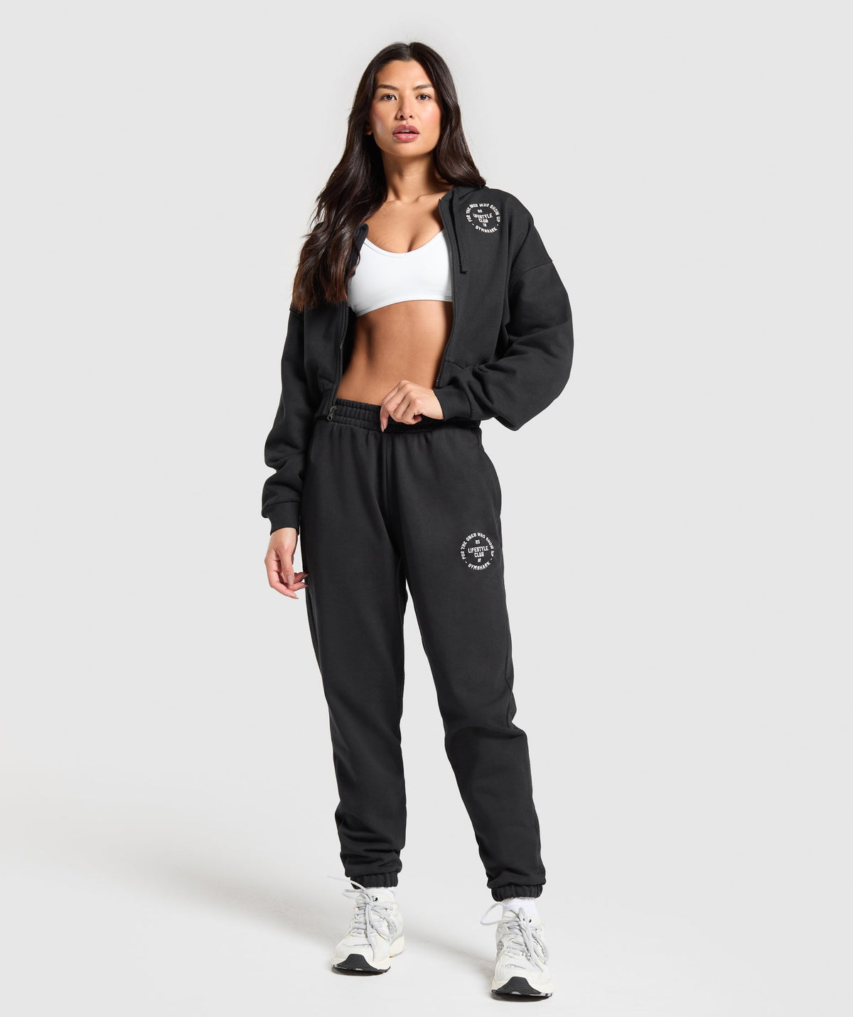 gymshark-lifestyle-club-graphic-zip-up-hoodie-pullovers-black-ss25