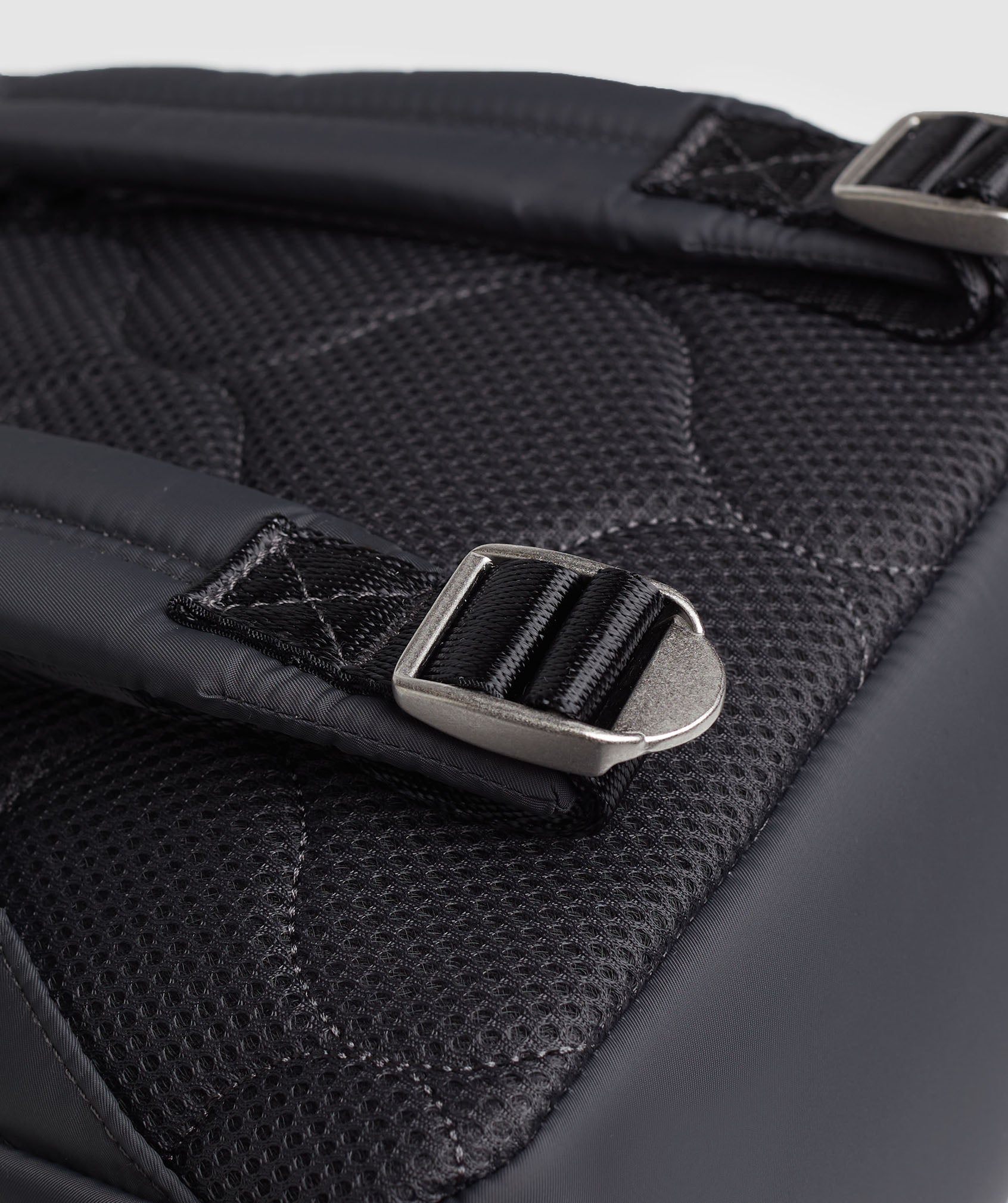 gymshark-premium-lifestyle-mini-backpack-onyx-grey-ss23