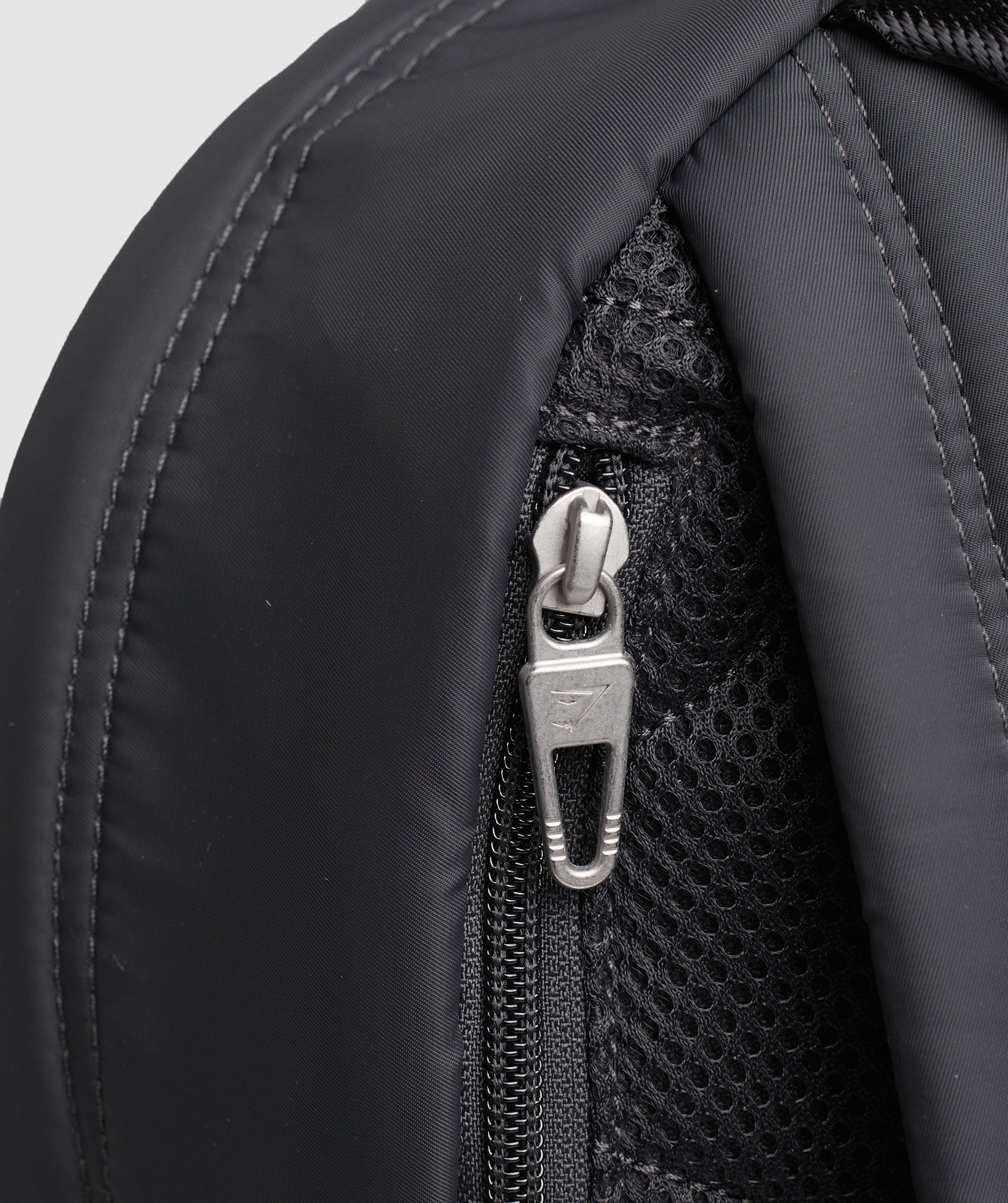 gymshark-premium-lifestyle-mini-backpack-onyx-grey-ss23