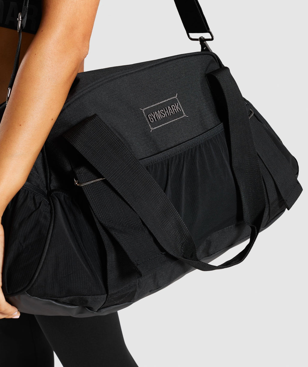 gymshark-lifestyle-holdall-black