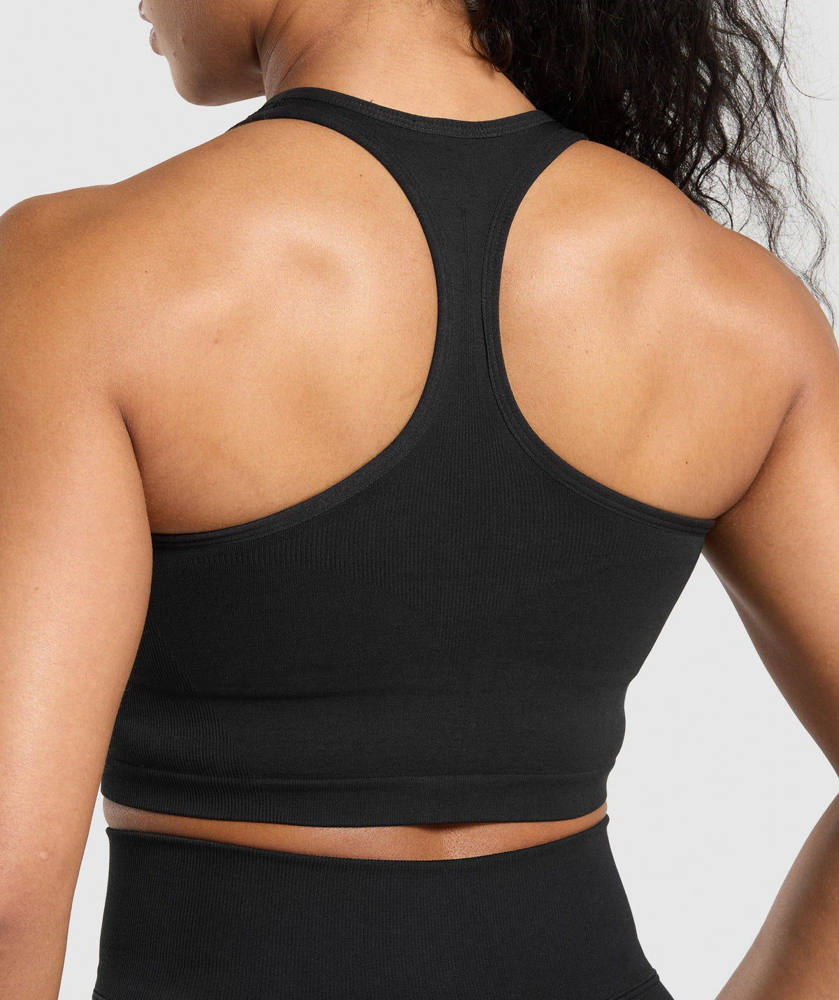 gymshark-lift-seamless-midi-tank-with-shelf-black-black-marl-ss25