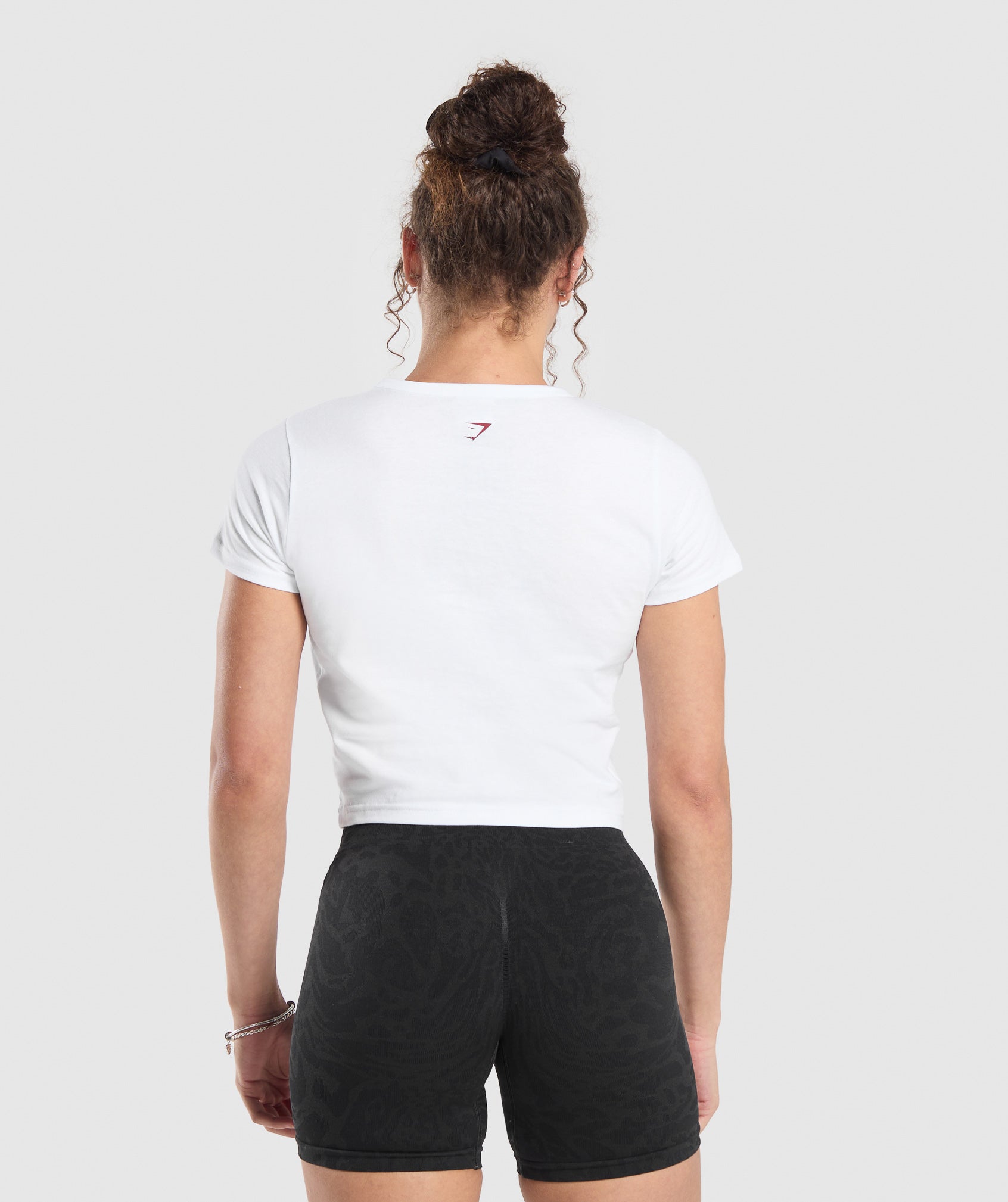 gymshark-lifting-club-graphic-baby-tee-white-aw24
