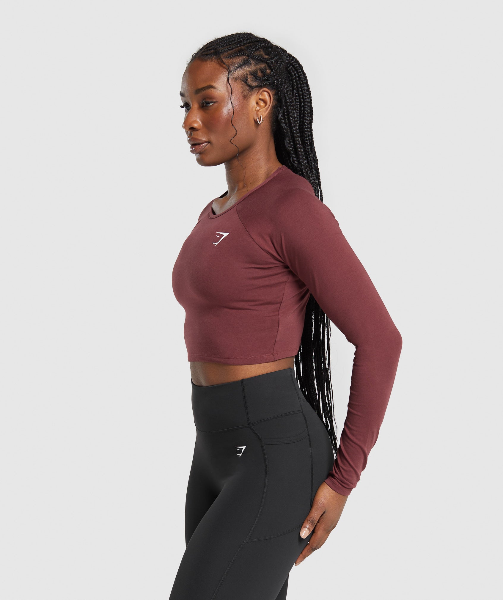 gymshark-lifting-essential-long-sleeve-crop-top-burgundy-brown-ss24