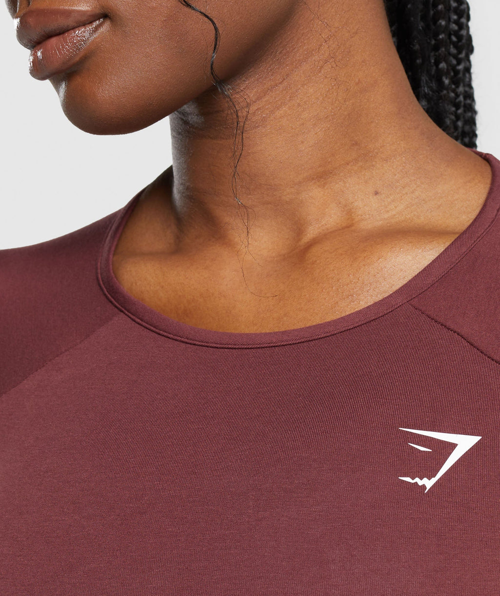 gymshark-lifting-essential-long-sleeve-crop-top-burgundy-brown-ss24