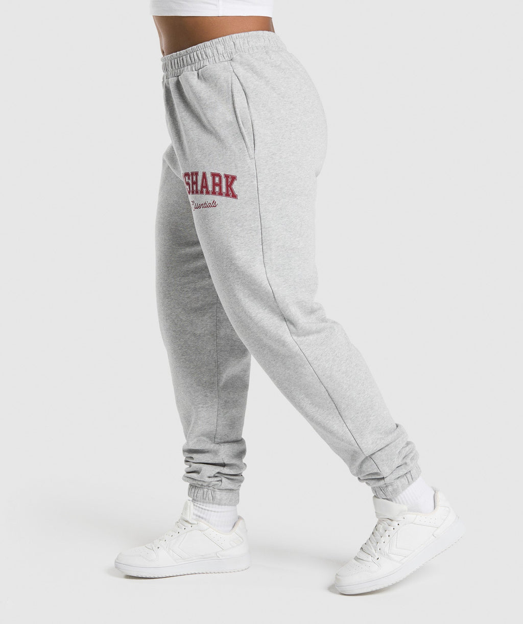 gymshark-lifting-essentials-graphic-brushed-oversized-joggers-light-grey-core-marl-ss25