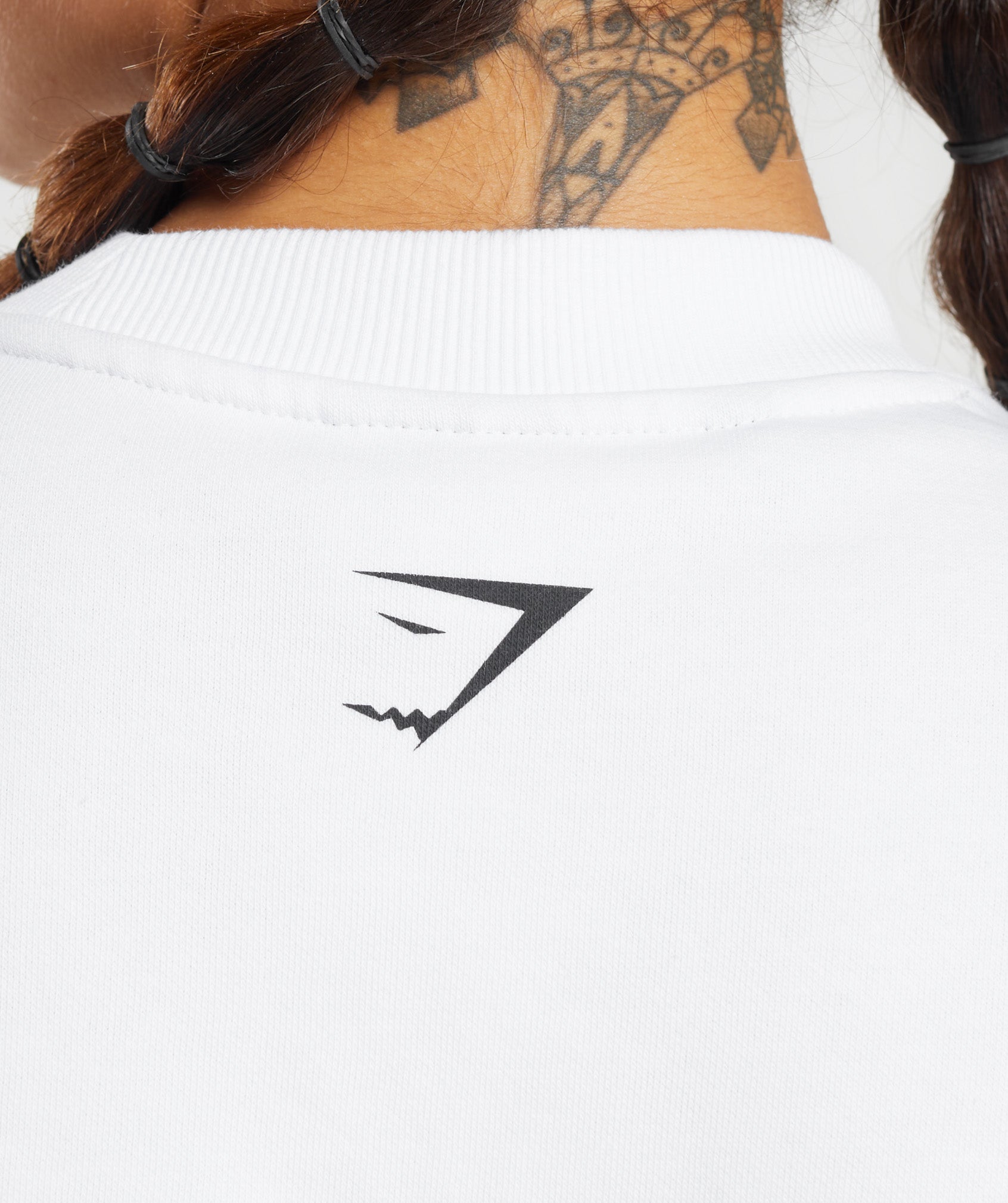 gymshark-lifting-essentials-graphic-oversized-sweatshirt-white-aw23