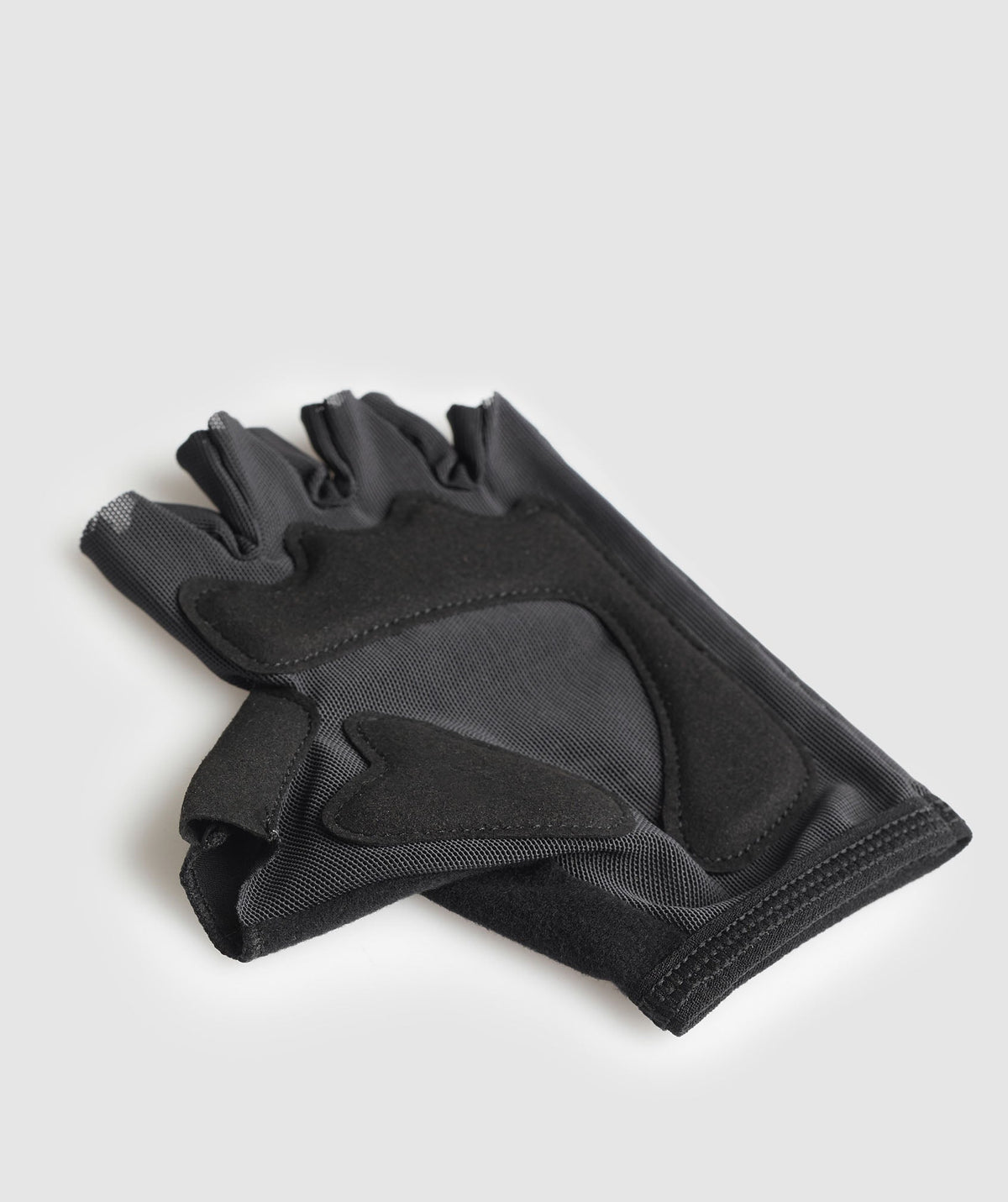 gymshark-lifting-gloves-black-aw24
