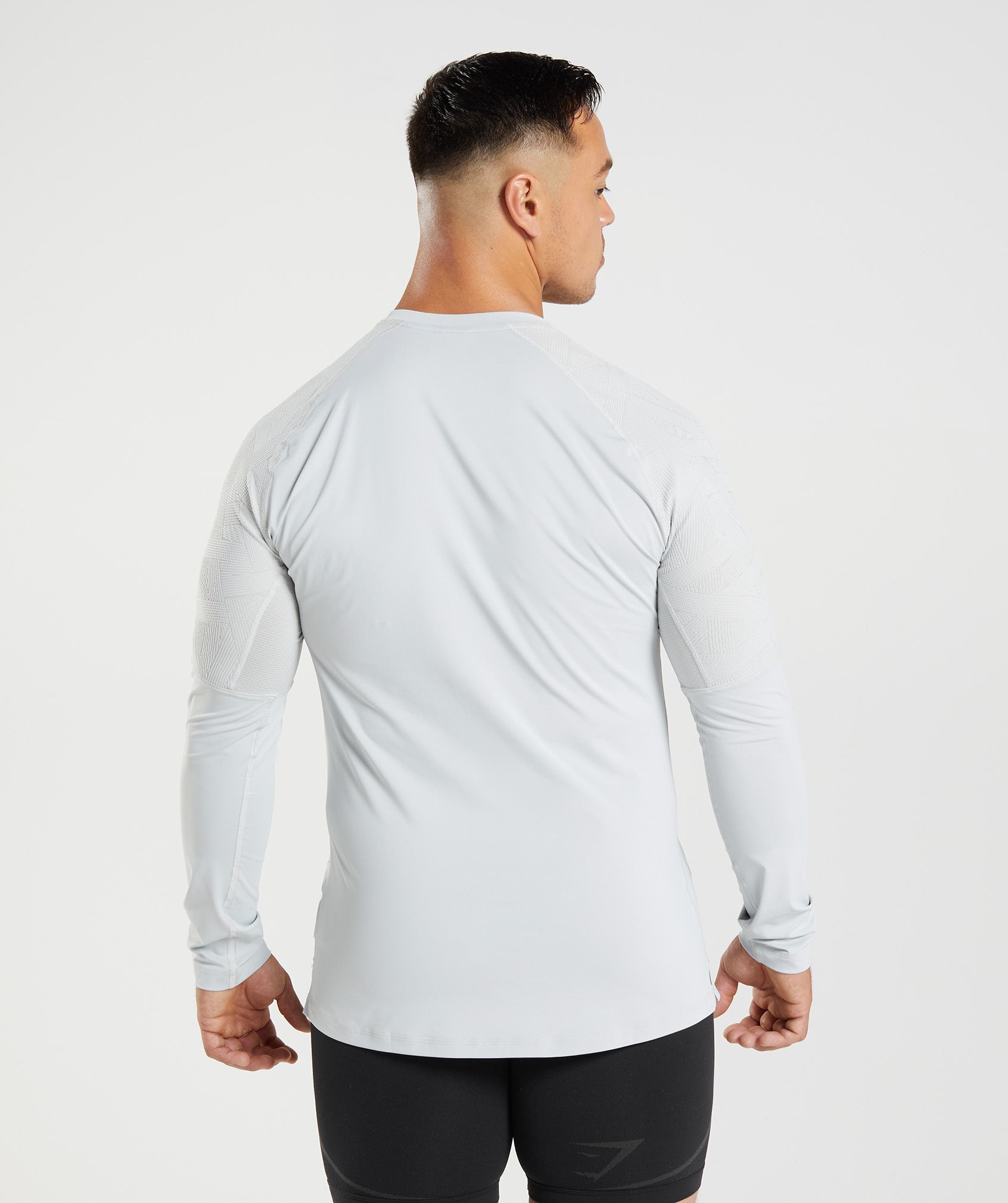 gymshark-form-long-sleeve-t-shirt-light-grey-ss22