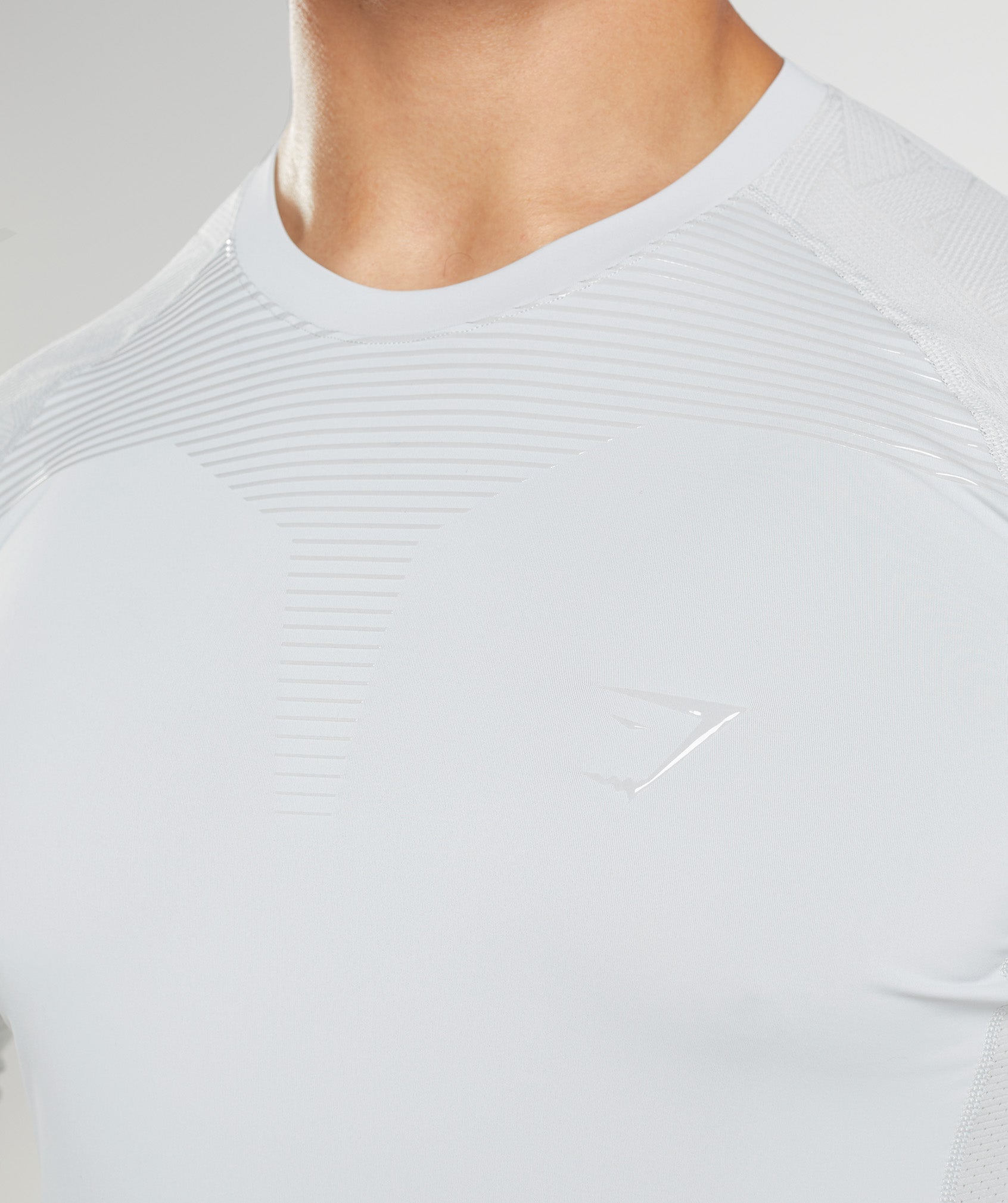 gymshark-form-long-sleeve-t-shirt-light-grey-ss22