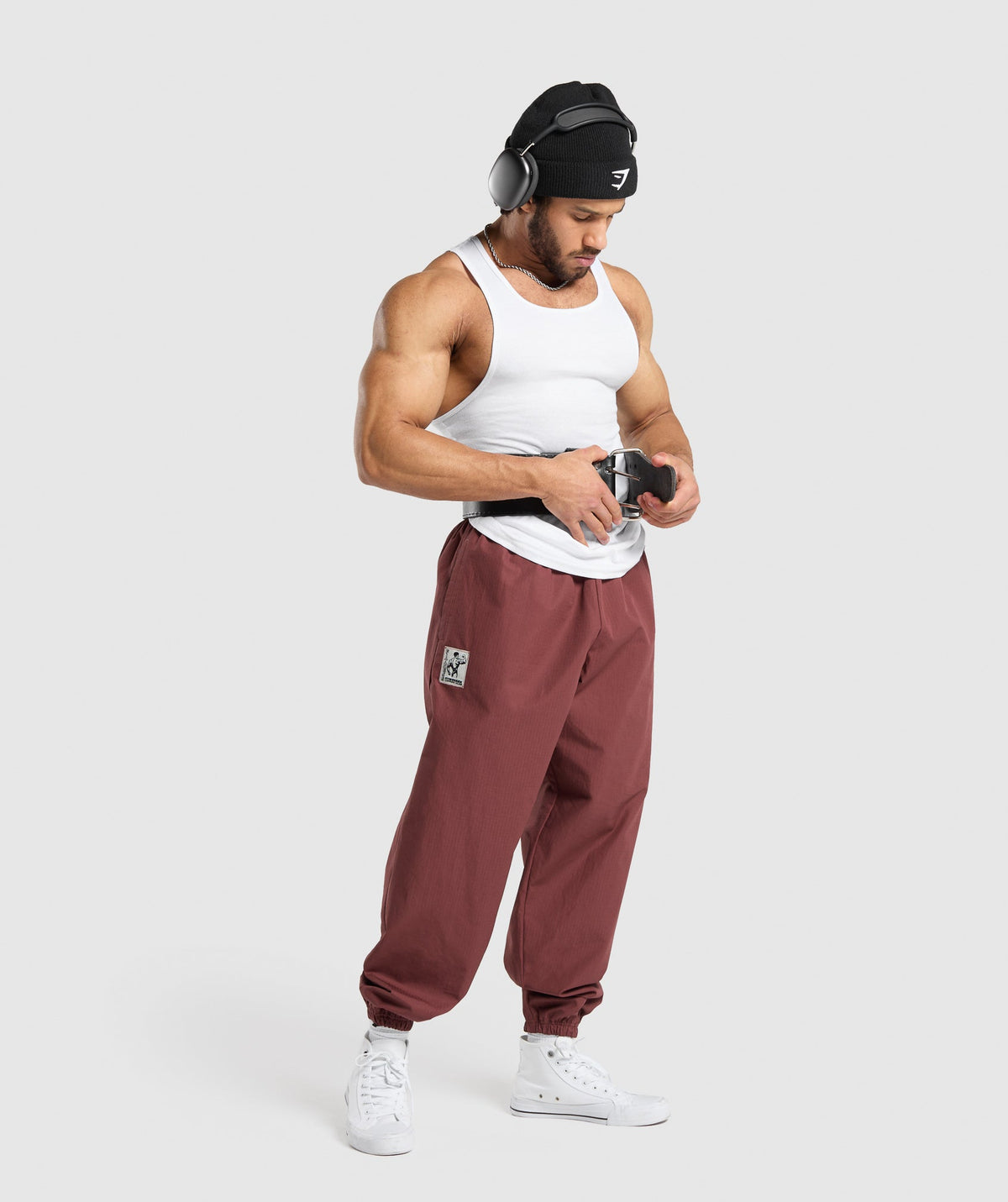 gymshark-pumper-pants-burgundy-brown-ss24