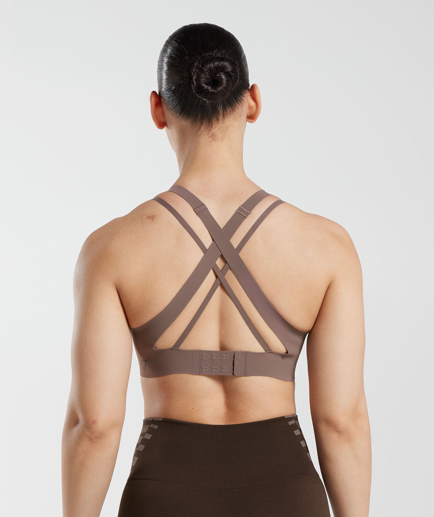gymshark-apex-limit-sports-bra-truffle-brown-ss23