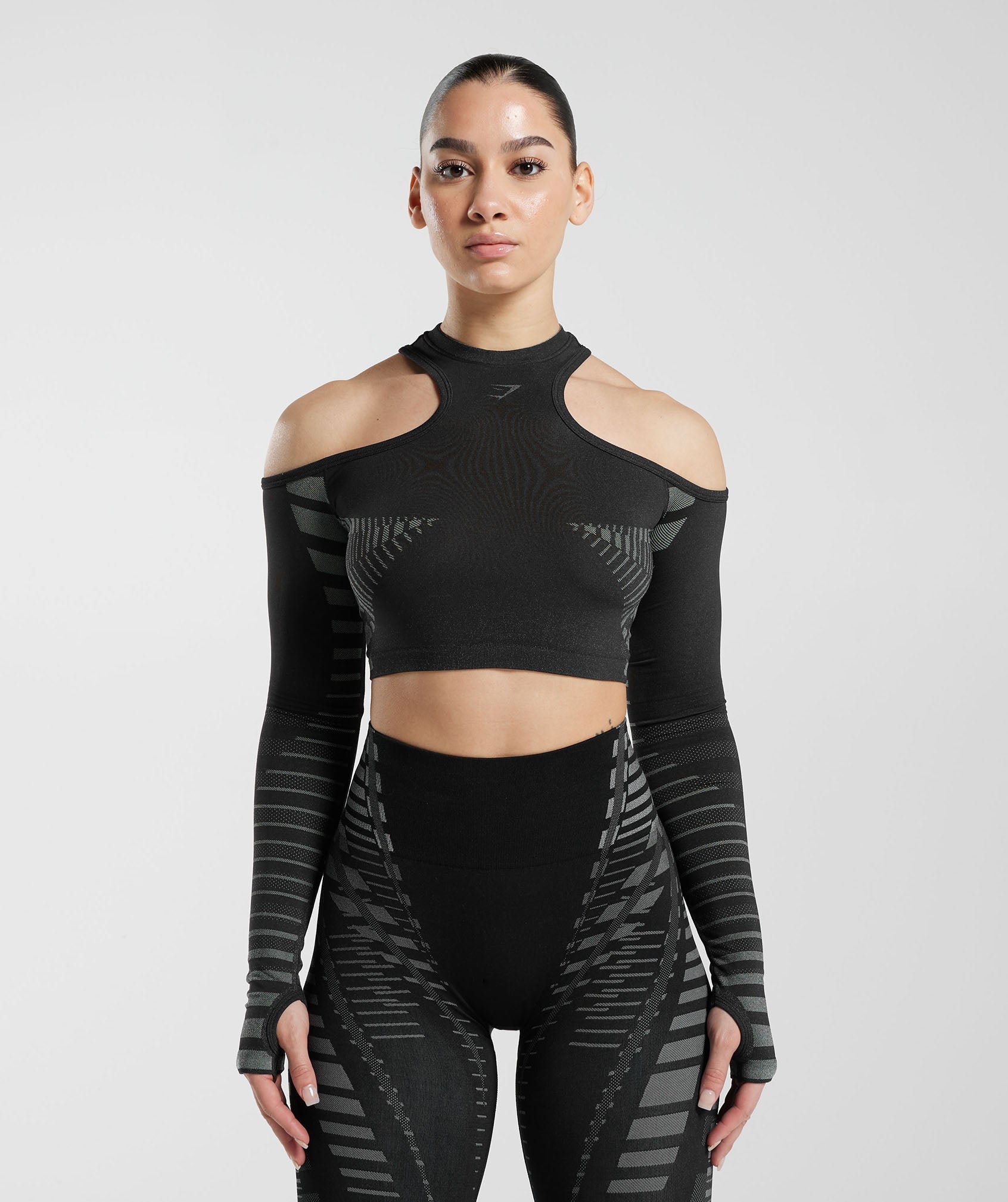 gymshark-apex-limit-crop-top-black-light-grey-ss23