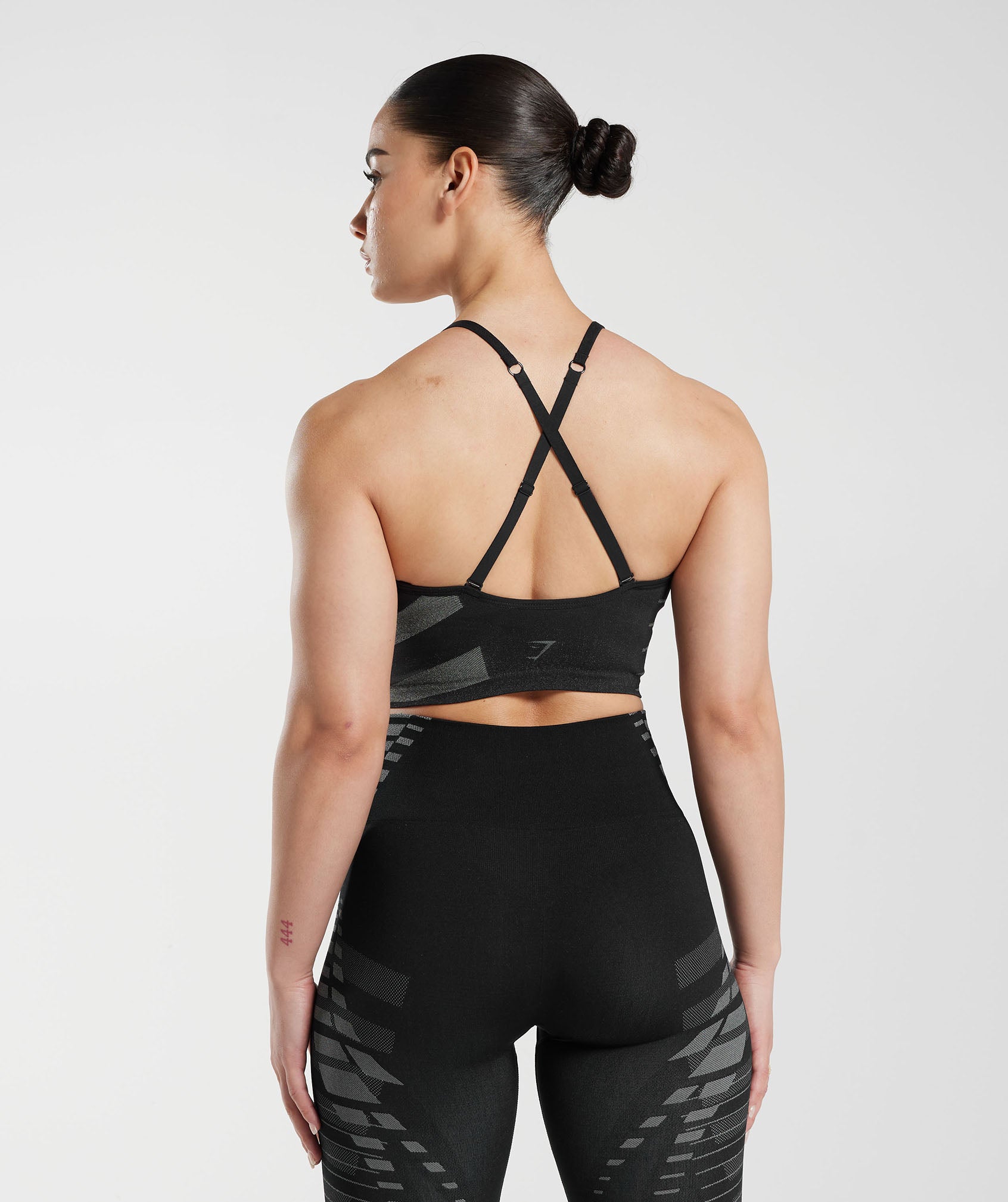 gymshark-apex-limit-cami-tank-black-light-grey-ss23