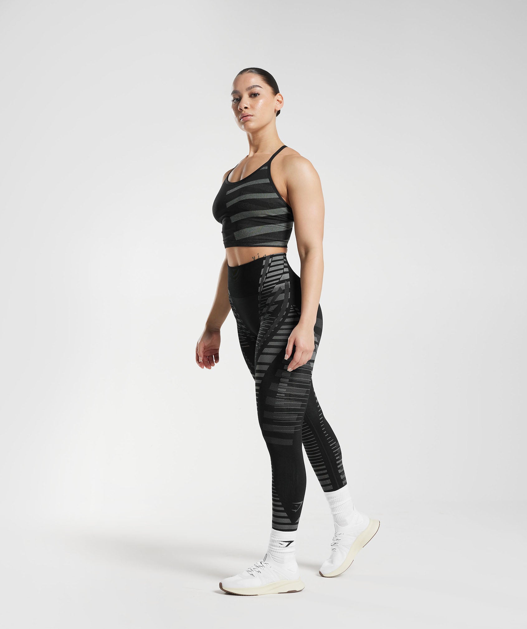 gymshark-apex-limit-cami-tank-black-light-grey-ss23
