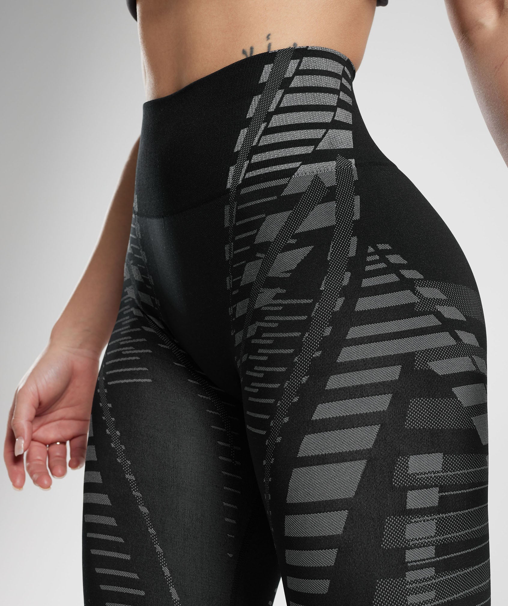 gymshark-apex-limit-leggings-black-light-grey-ss23