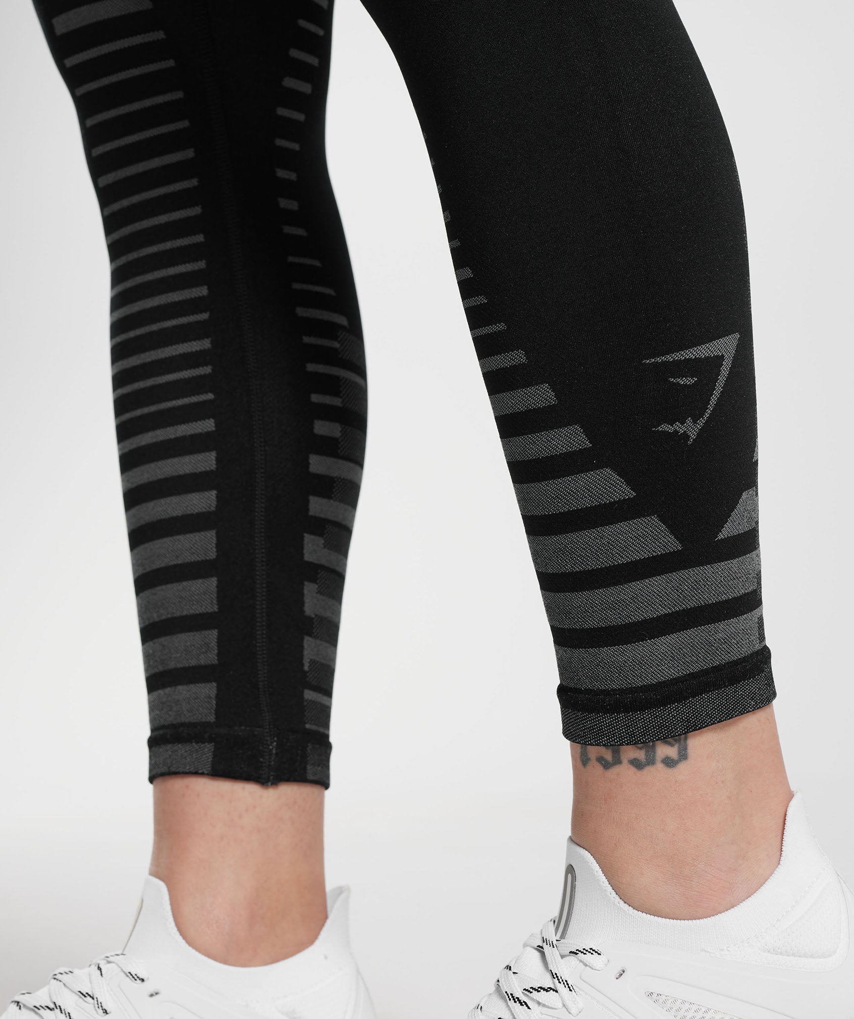 gymshark-apex-limit-leggings-black-light-grey-ss23
