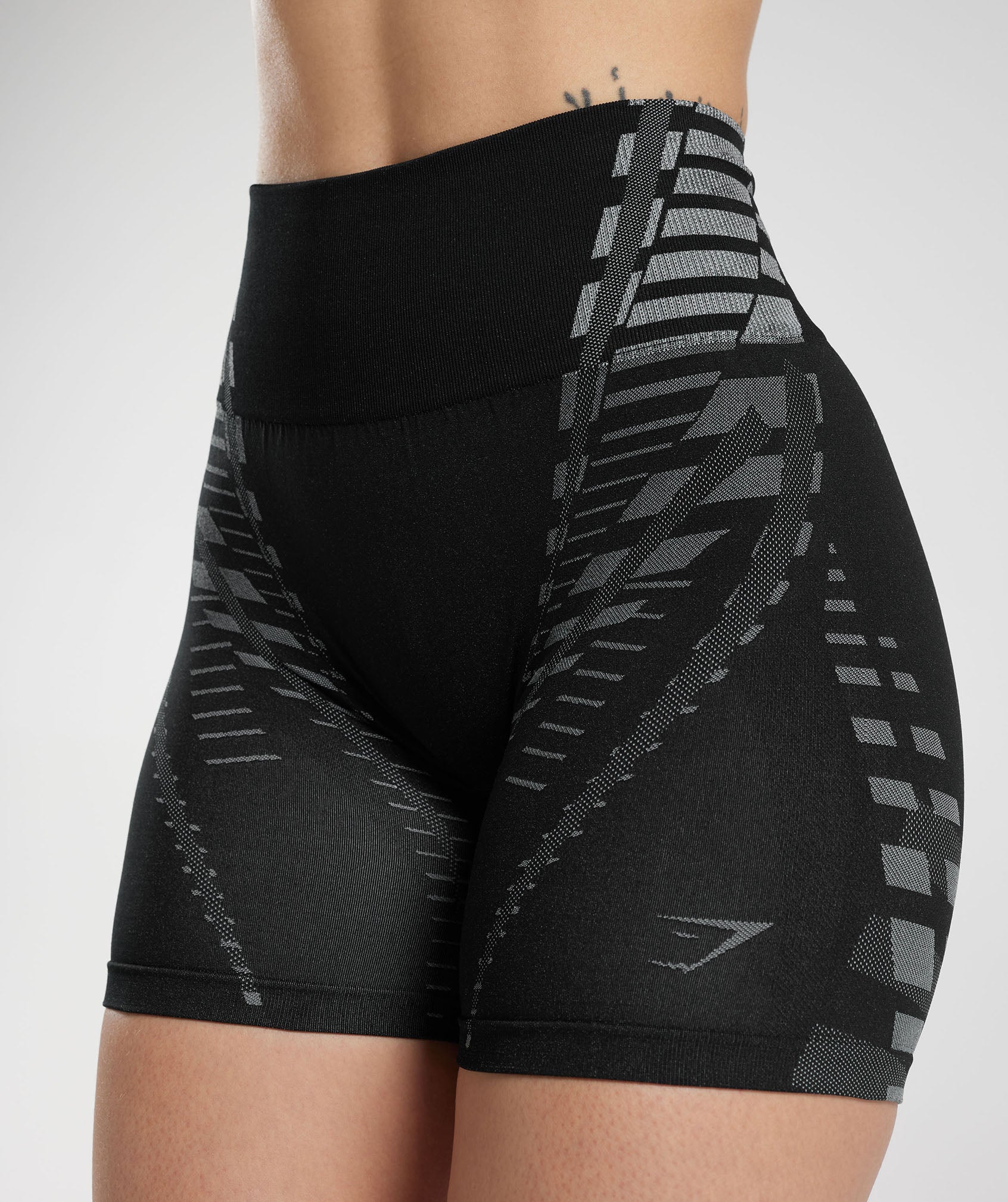 gymshark-apex-limit-shorts-black-light-grey-ss23