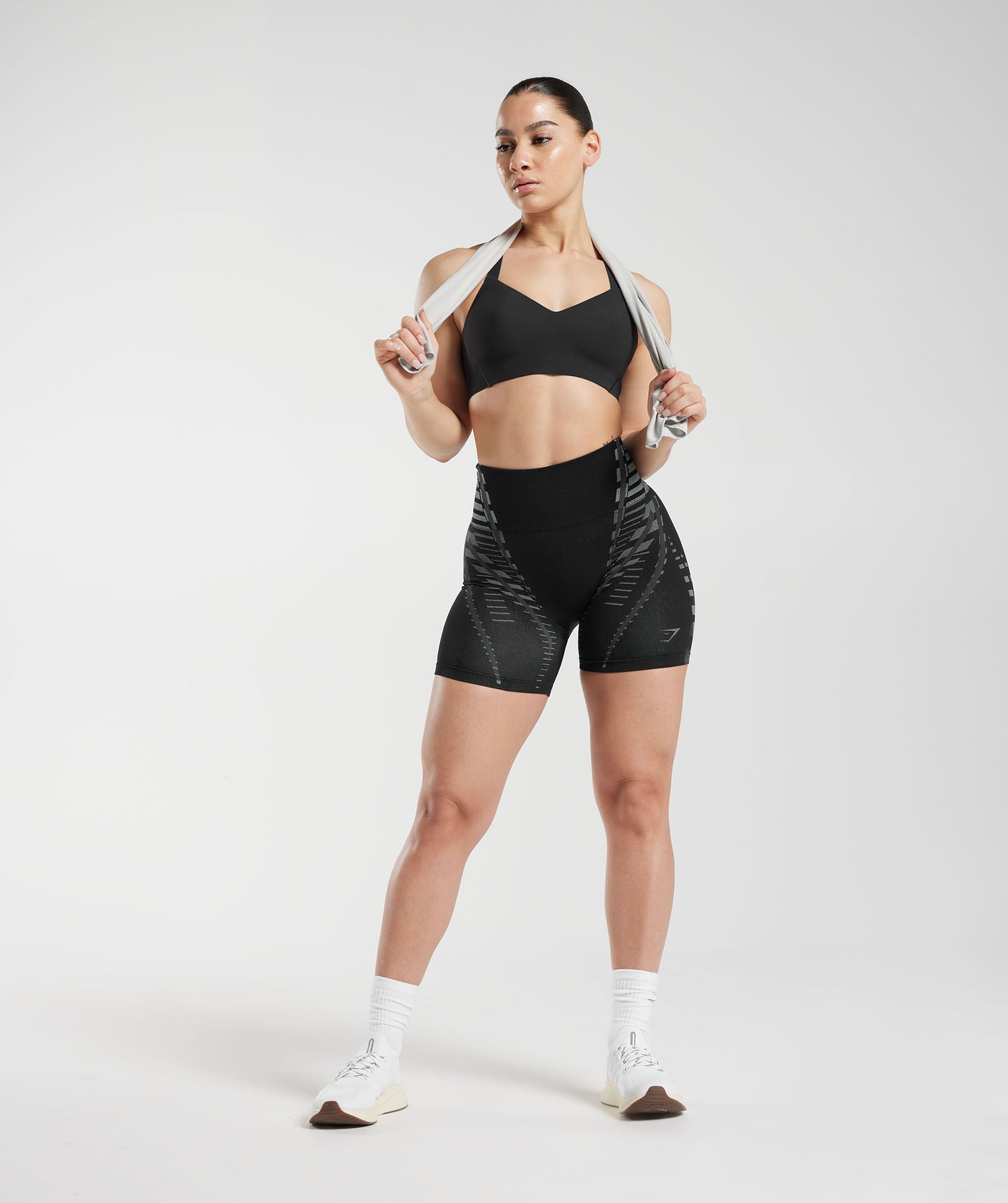 gymshark-apex-limit-shorts-black-light-grey-ss23