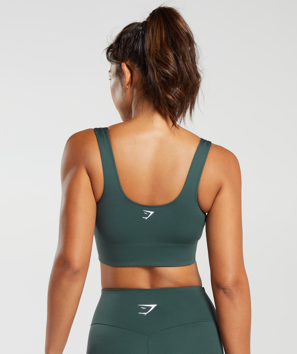 gymshark-longline-sports-bra-fog-green-aw23