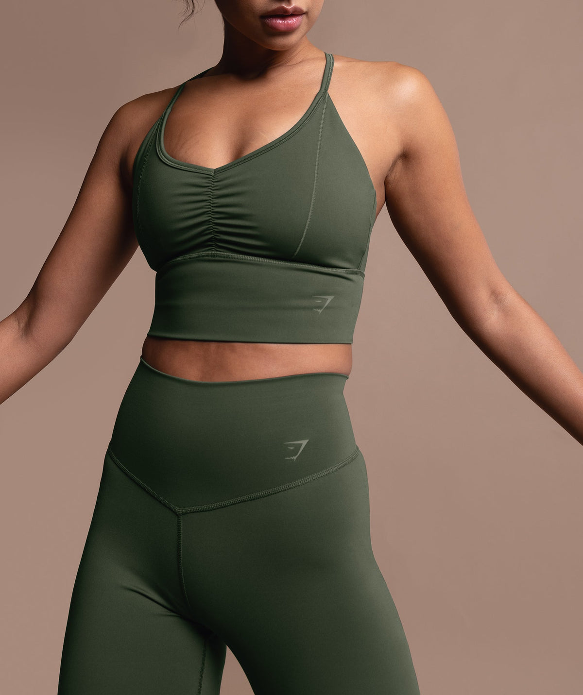 gymshark-elevate-longline-sports-bra-moss-olive-aw22