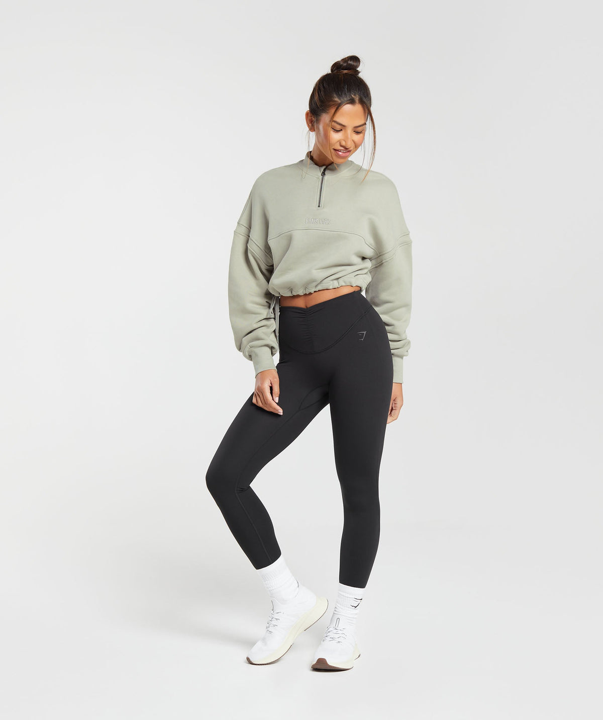 gymshark-heavyweight-loopback-sweat-pullover-stone-grey-aw23