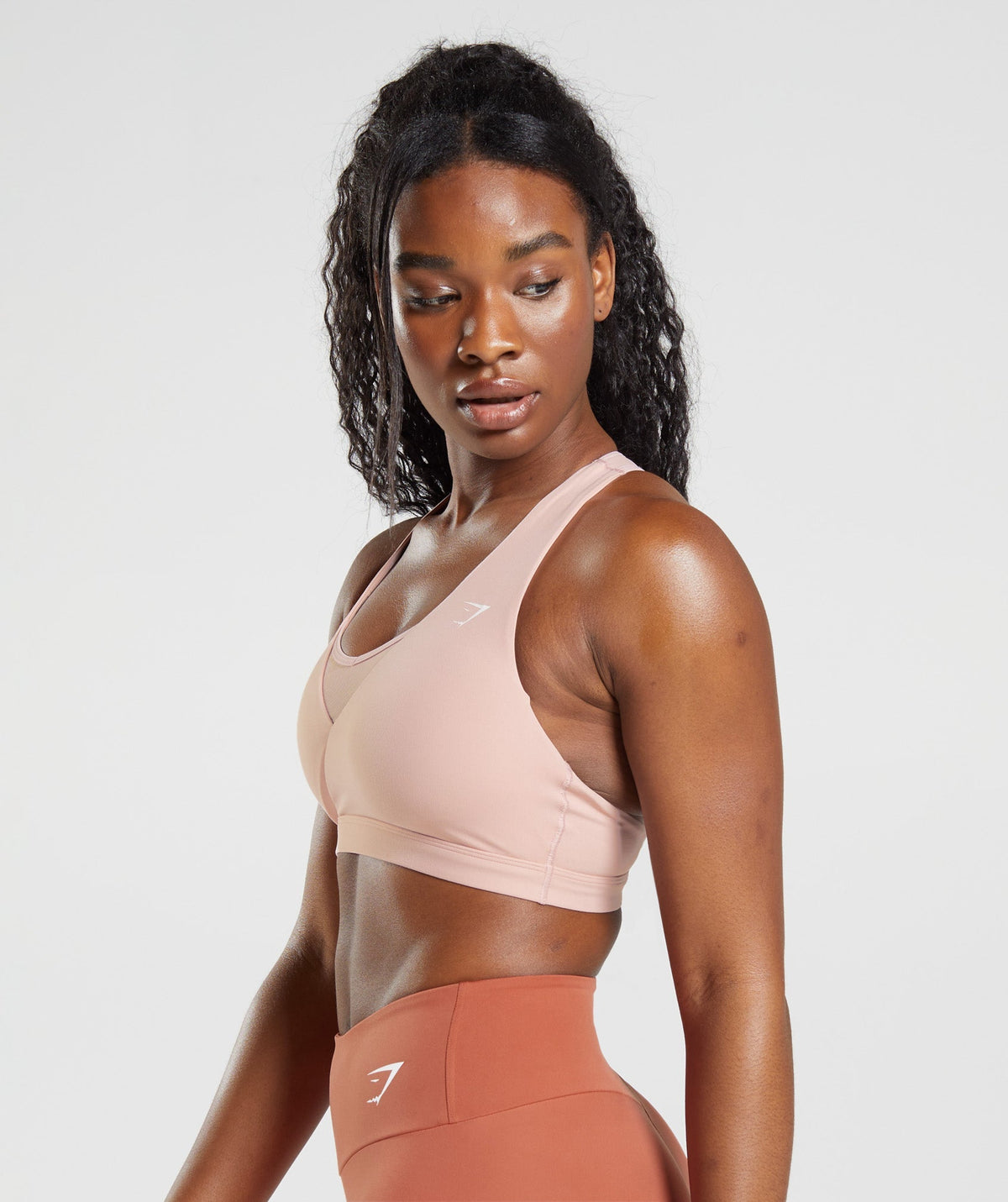 gymshark-crossover-sports-bra-scandi-pink-ss23