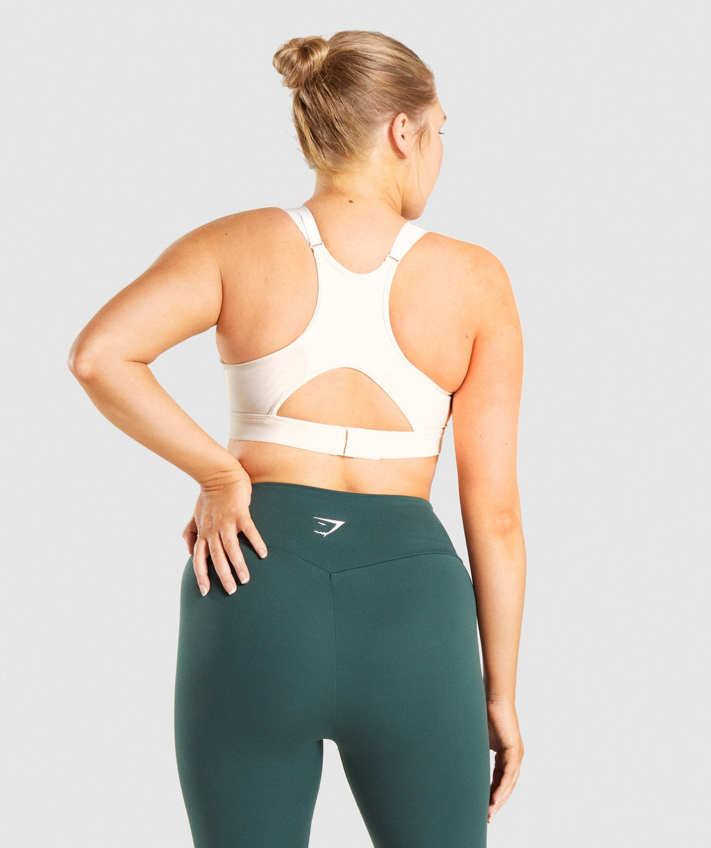 gymshark-mesh-neckline-training-sports-bra-light-grey