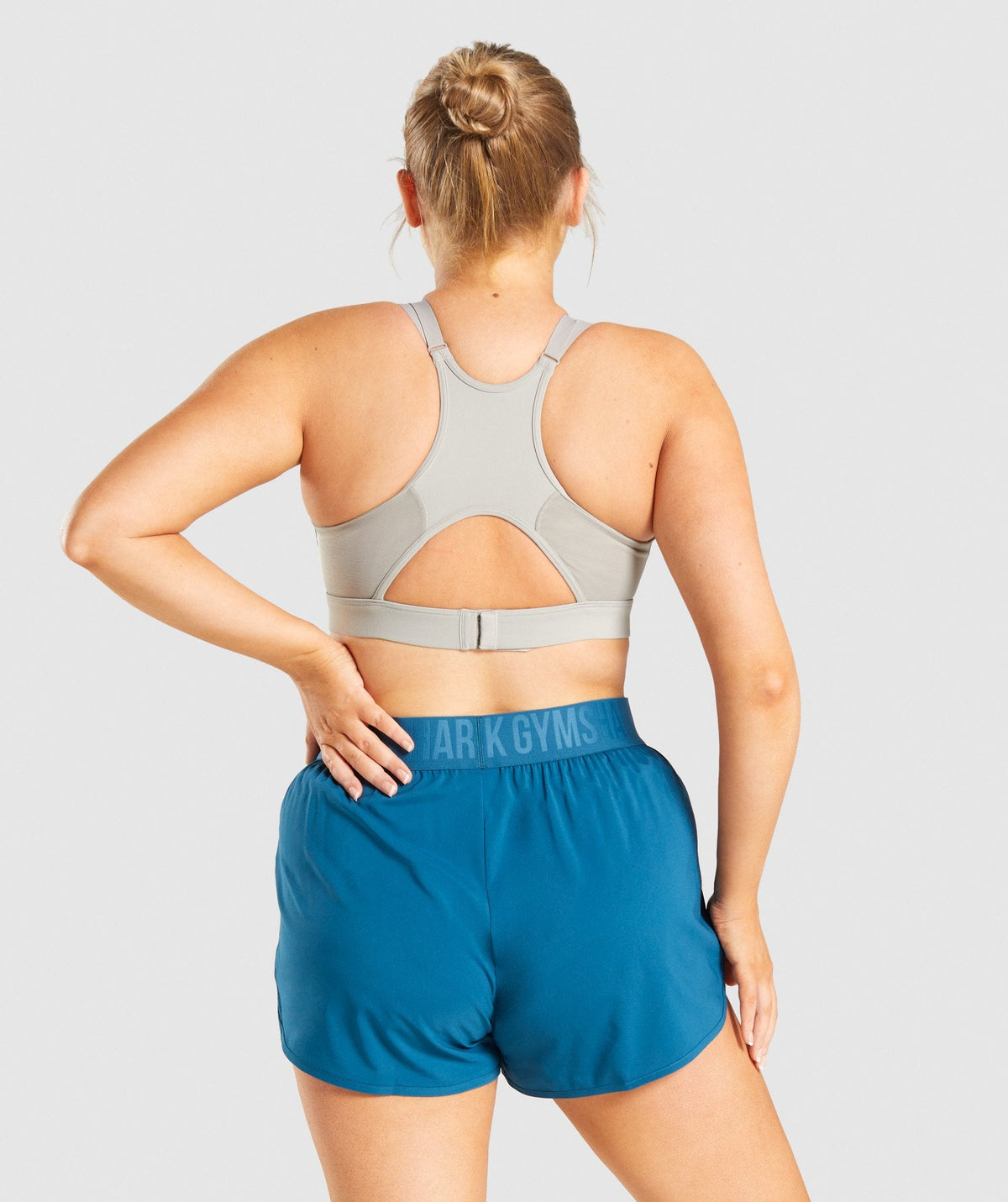 gymshark-mesh-neckline-training-sports-bra-grey