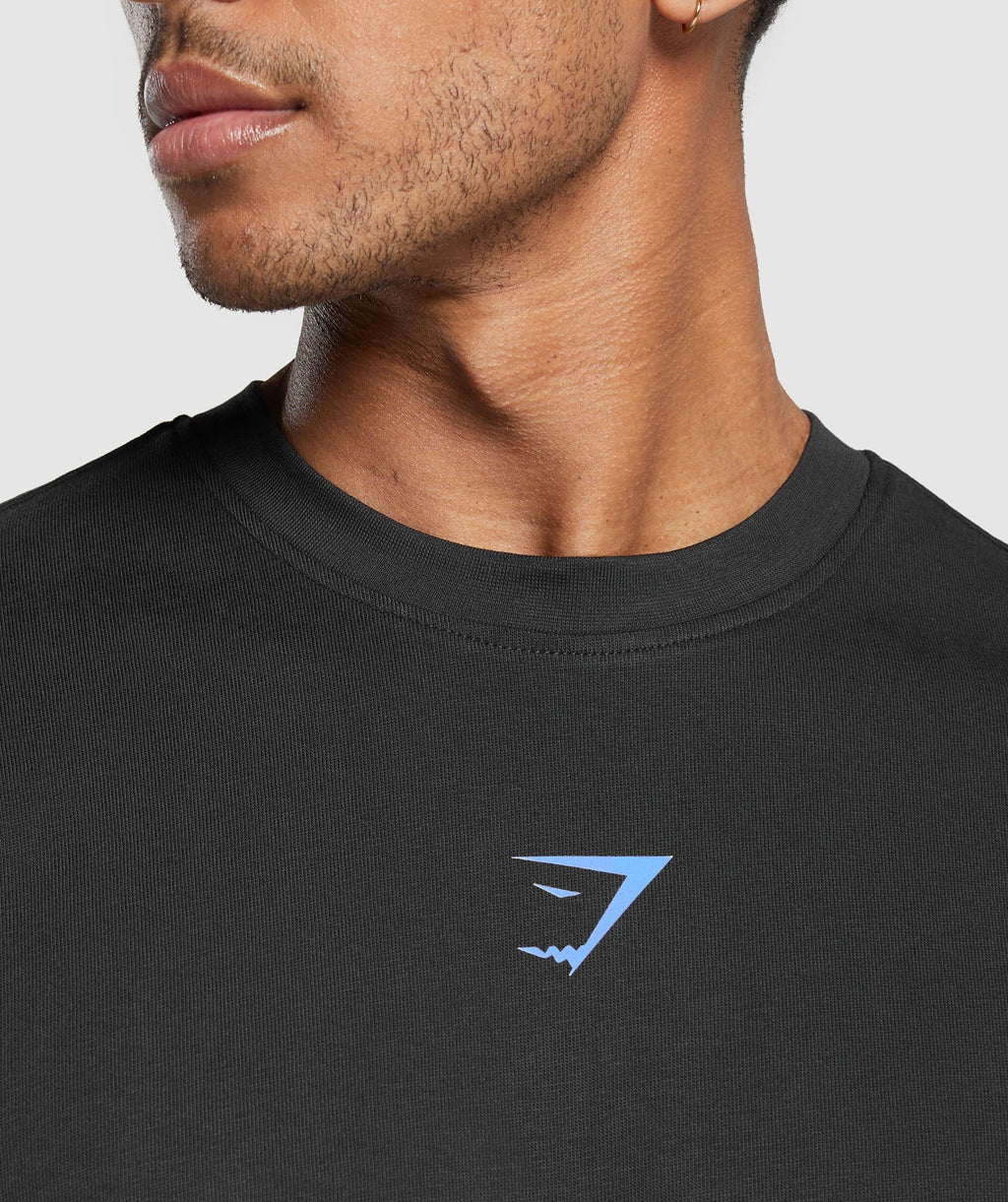 gymshark-miami-graphic-t-shirt-black-lats-blue-ss24