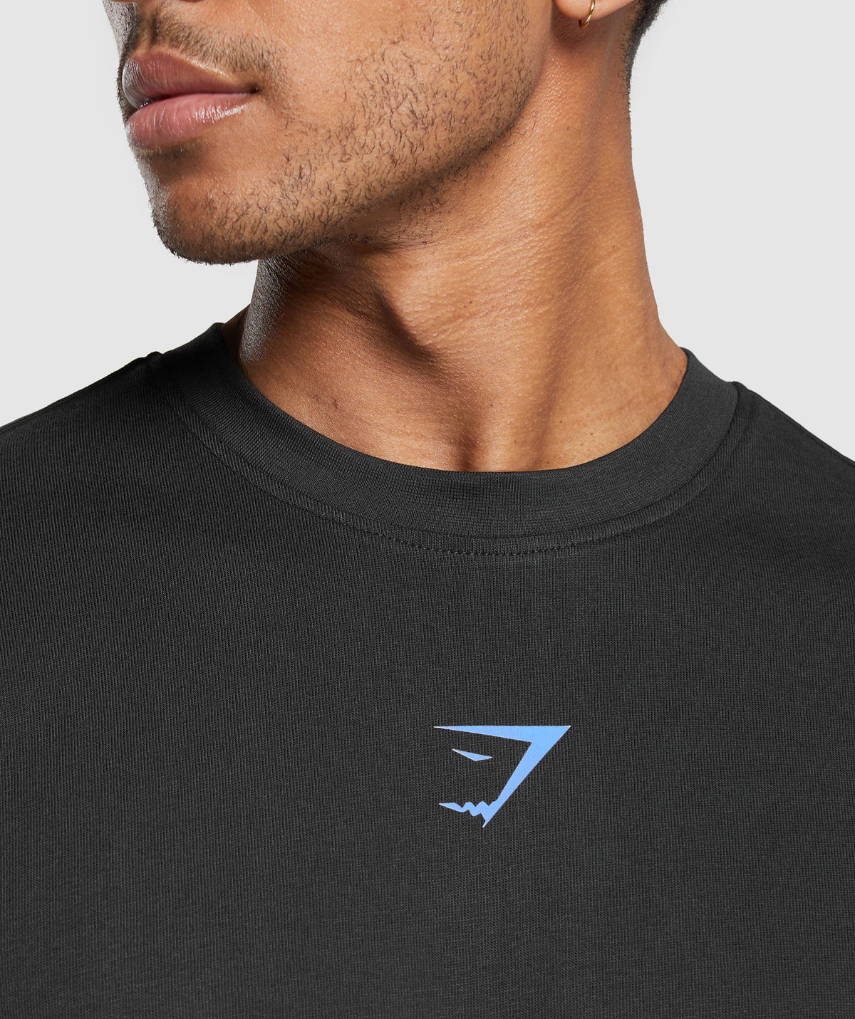 gymshark-miami-graphic-t-shirt-black-lats-blue-ss24