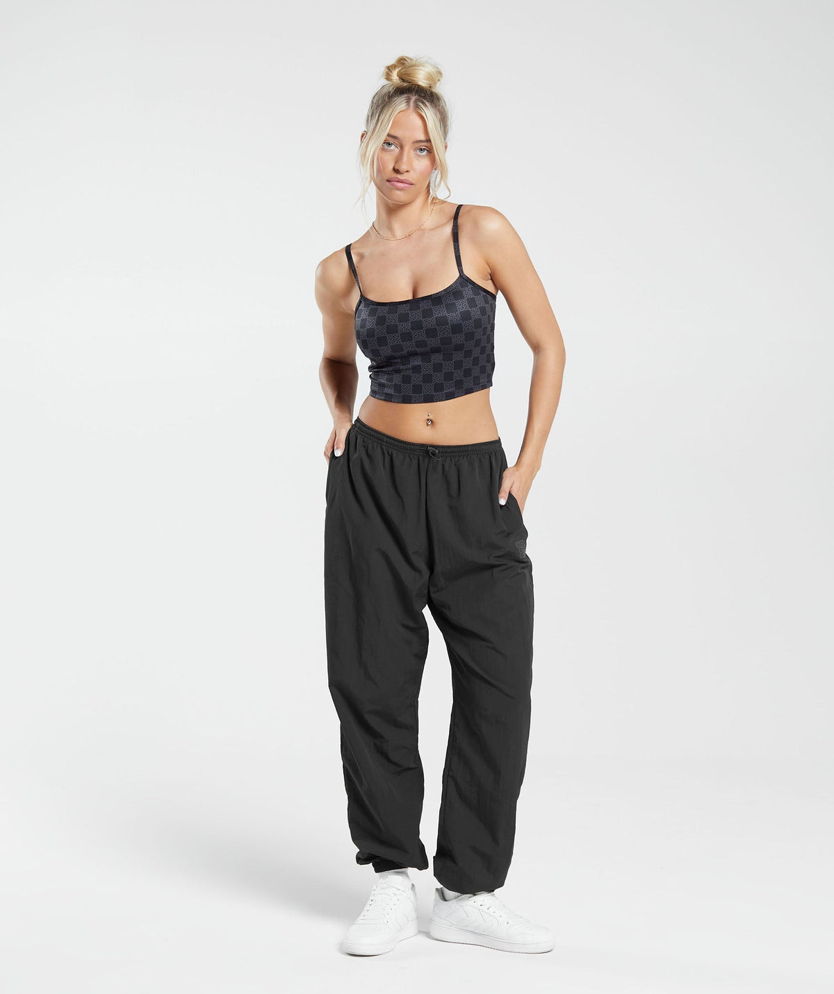 gymshark-monogram-crop-cami-tank-onyx-grey-aw23