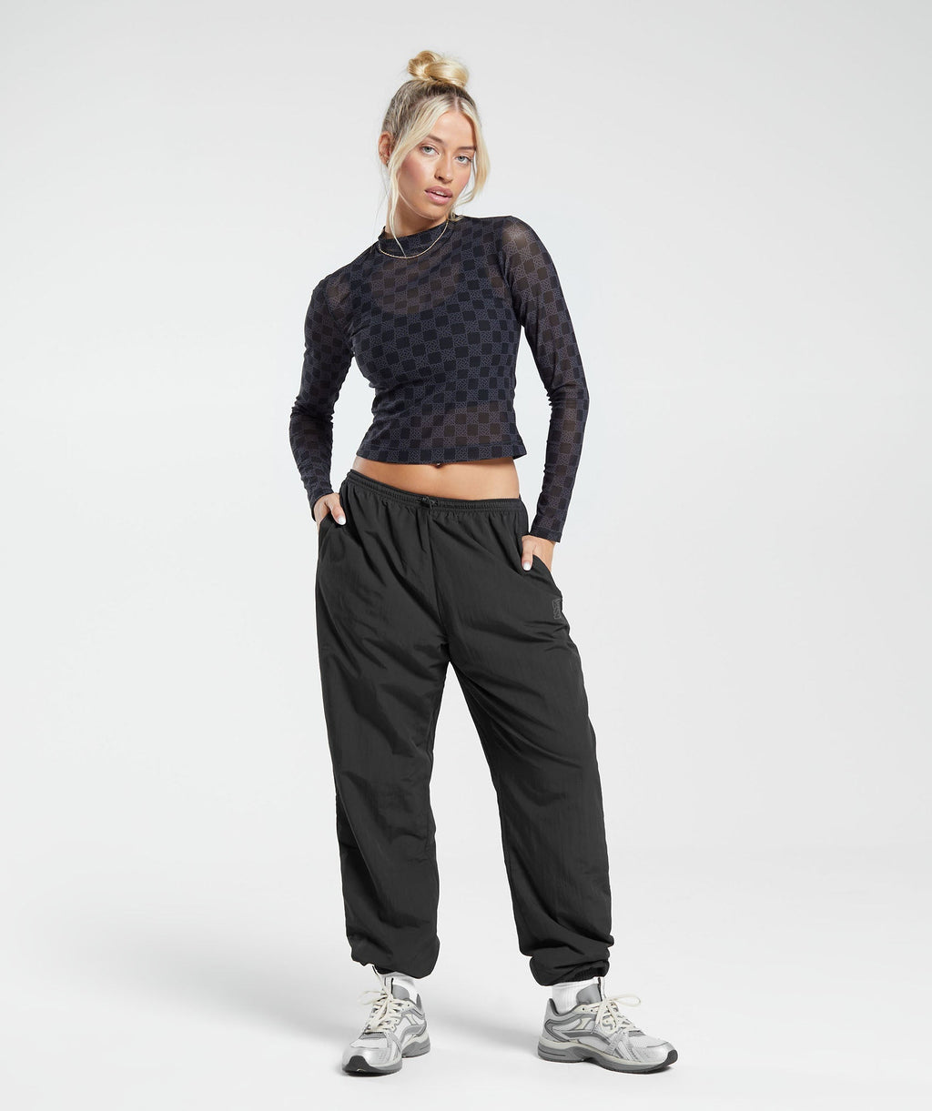 gymshark-monogram-mesh-long-sleeve-top-onyx-grey-aw23