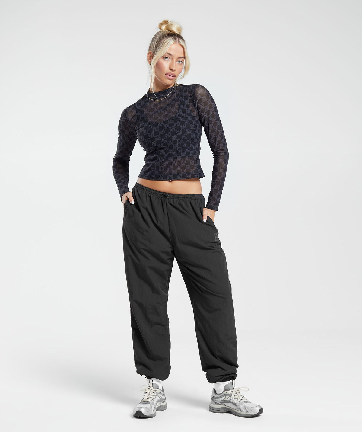 gymshark-monogram-mesh-long-sleeve-top-onyx-grey-aw23