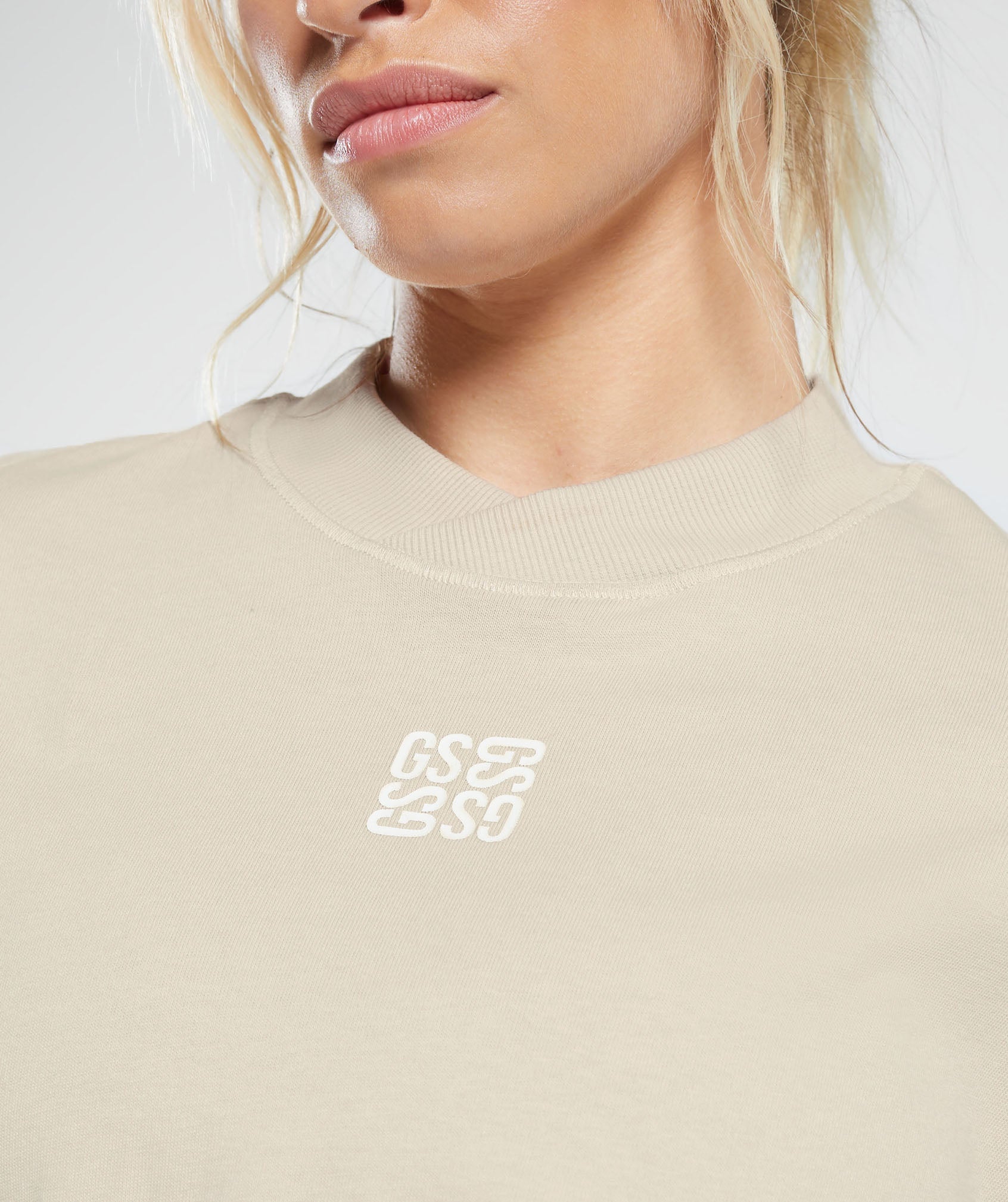 gymshark-monogram-oversized-long-sleeve-top-grey-aw23