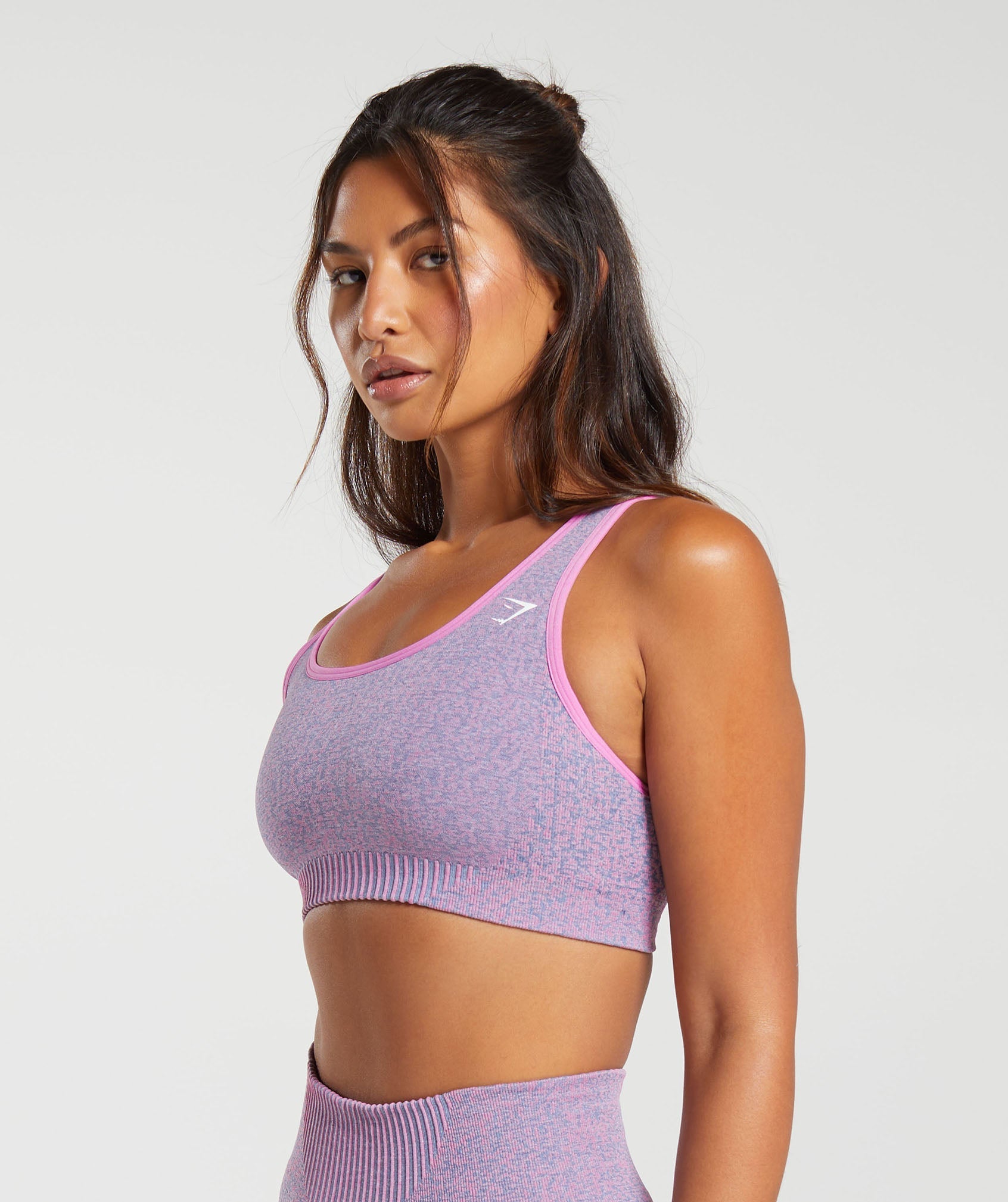 gymshark-marl-seamless-scoop-bra-light-pink-light-blue-marl-sherbet-pink-aw23