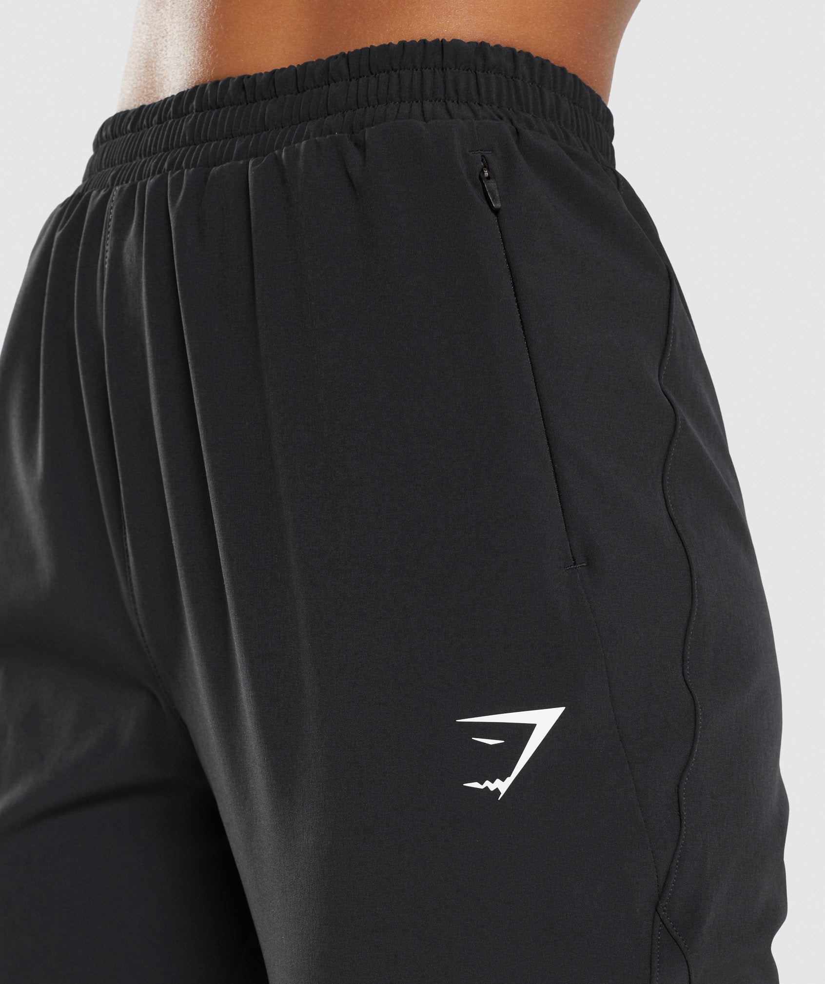 gymshark-maximise-track-joggers-black-aw21