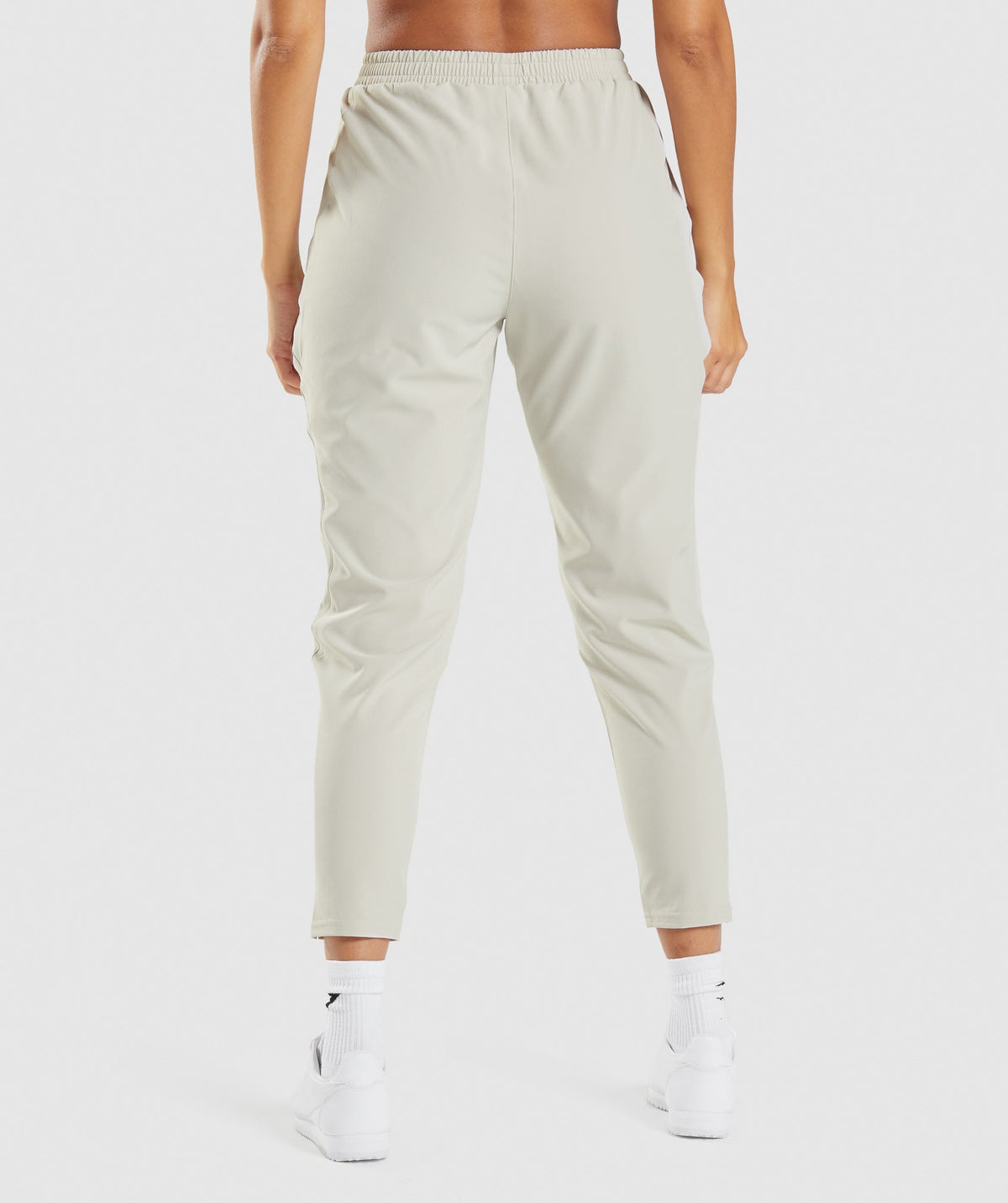 gymshark-maximise-track-joggers-grey-aw21