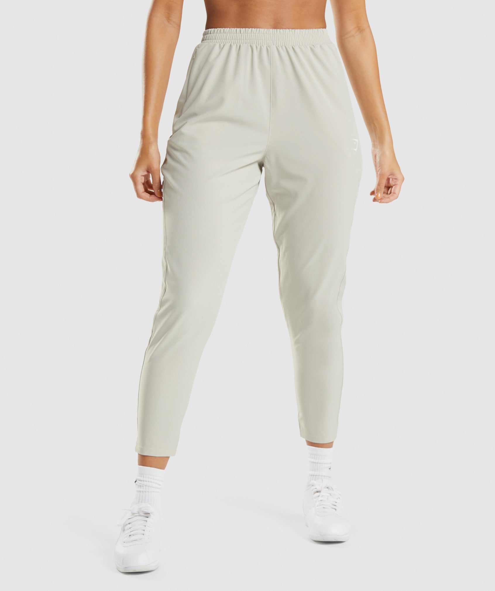 gymshark-maximise-track-joggers-grey-aw21