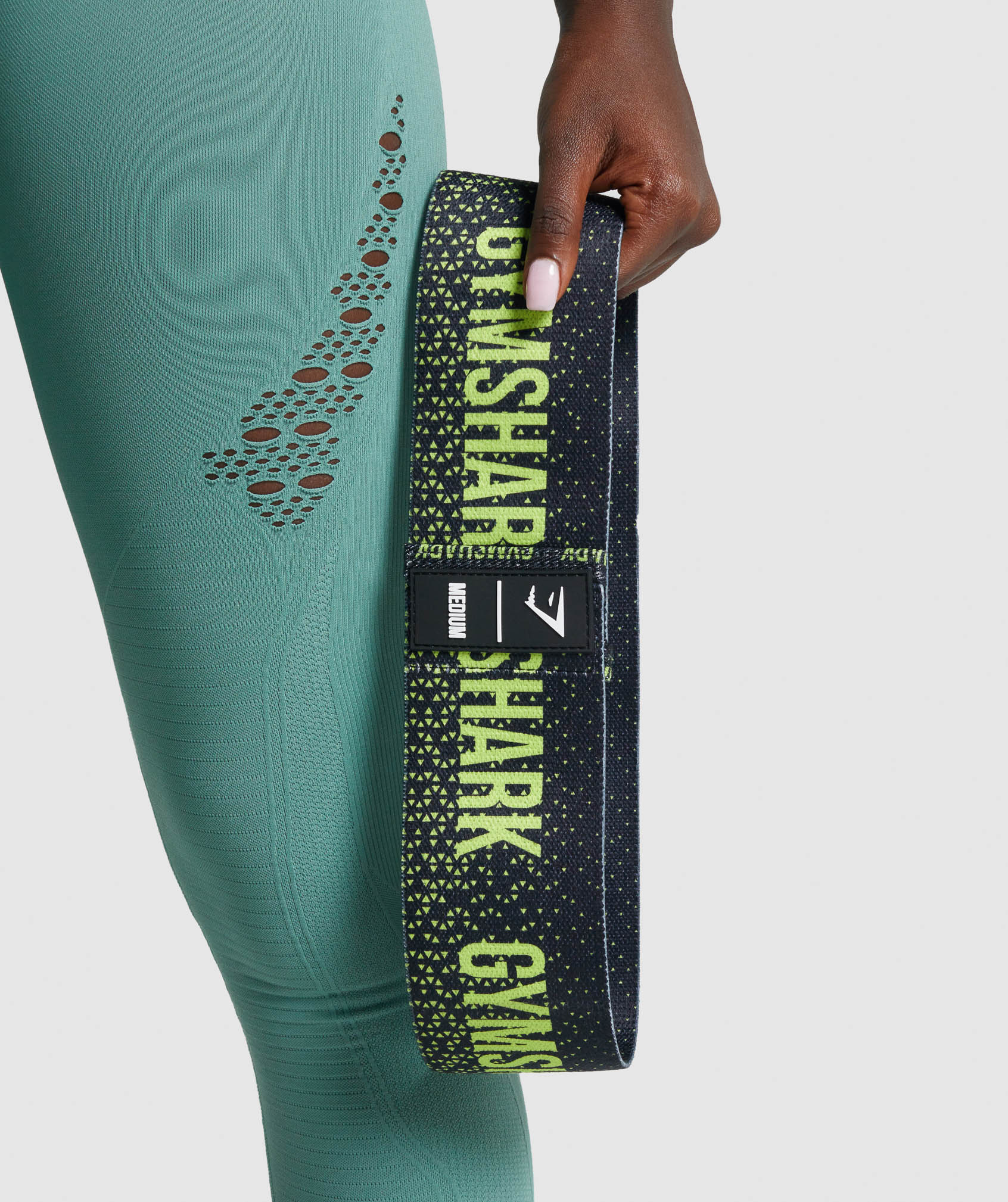 gymshark-medium-glute-band-black