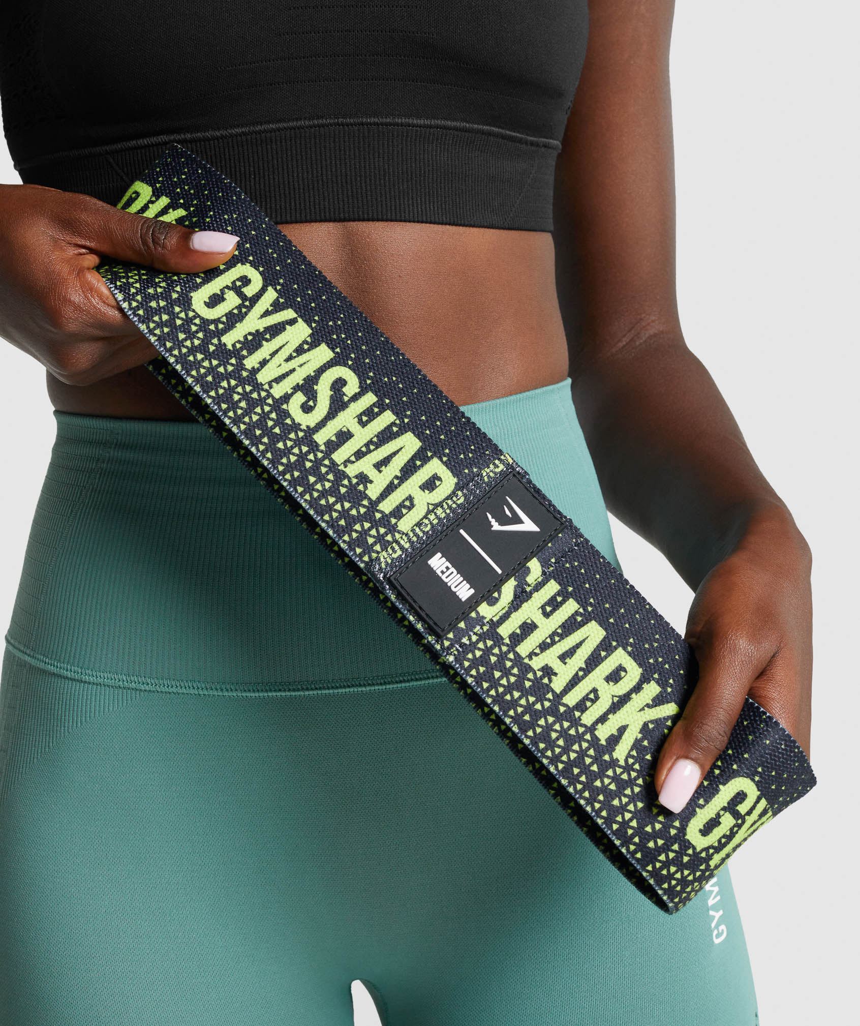 gymshark-medium-glute-band-black