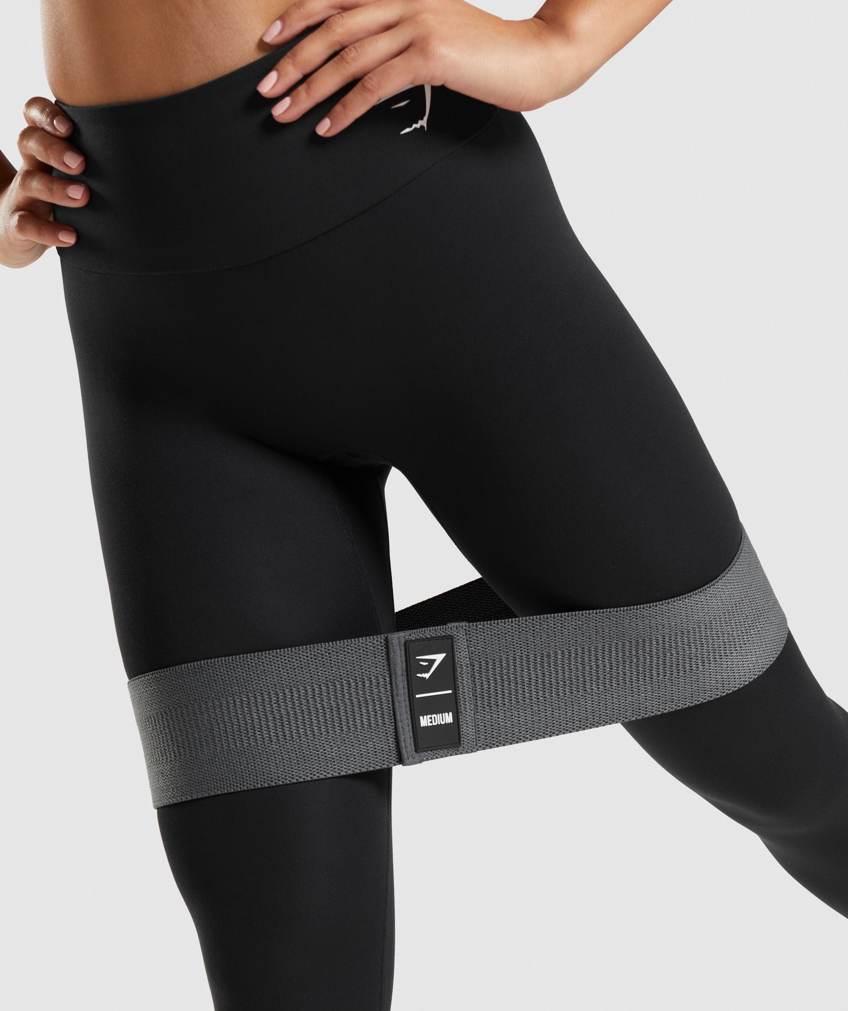 gymshark-medium-glute-band-charcoal-grey-aw21