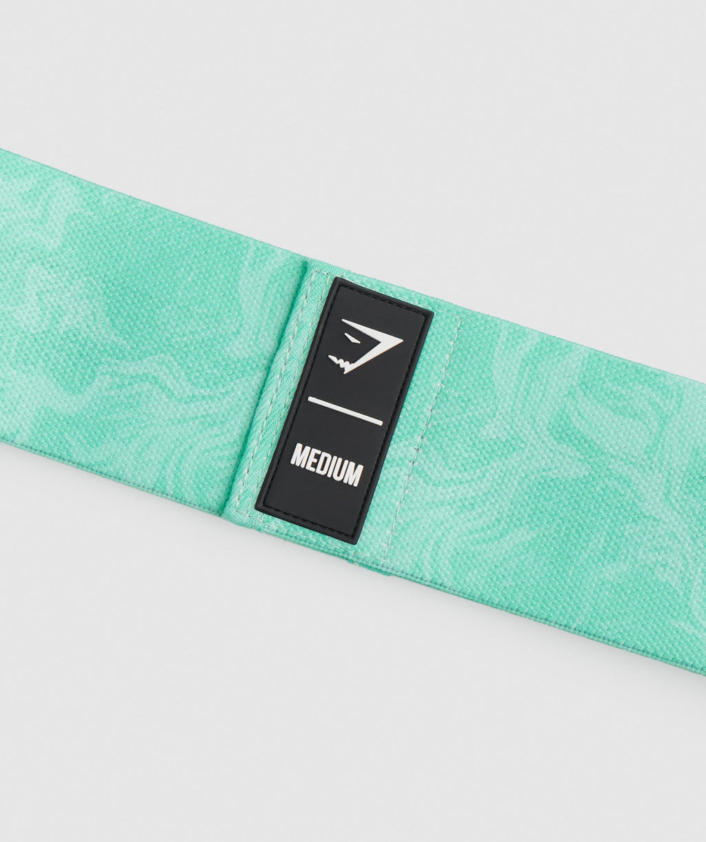 gymshark-medium-glute-band-bright-turquoise-print-ss22