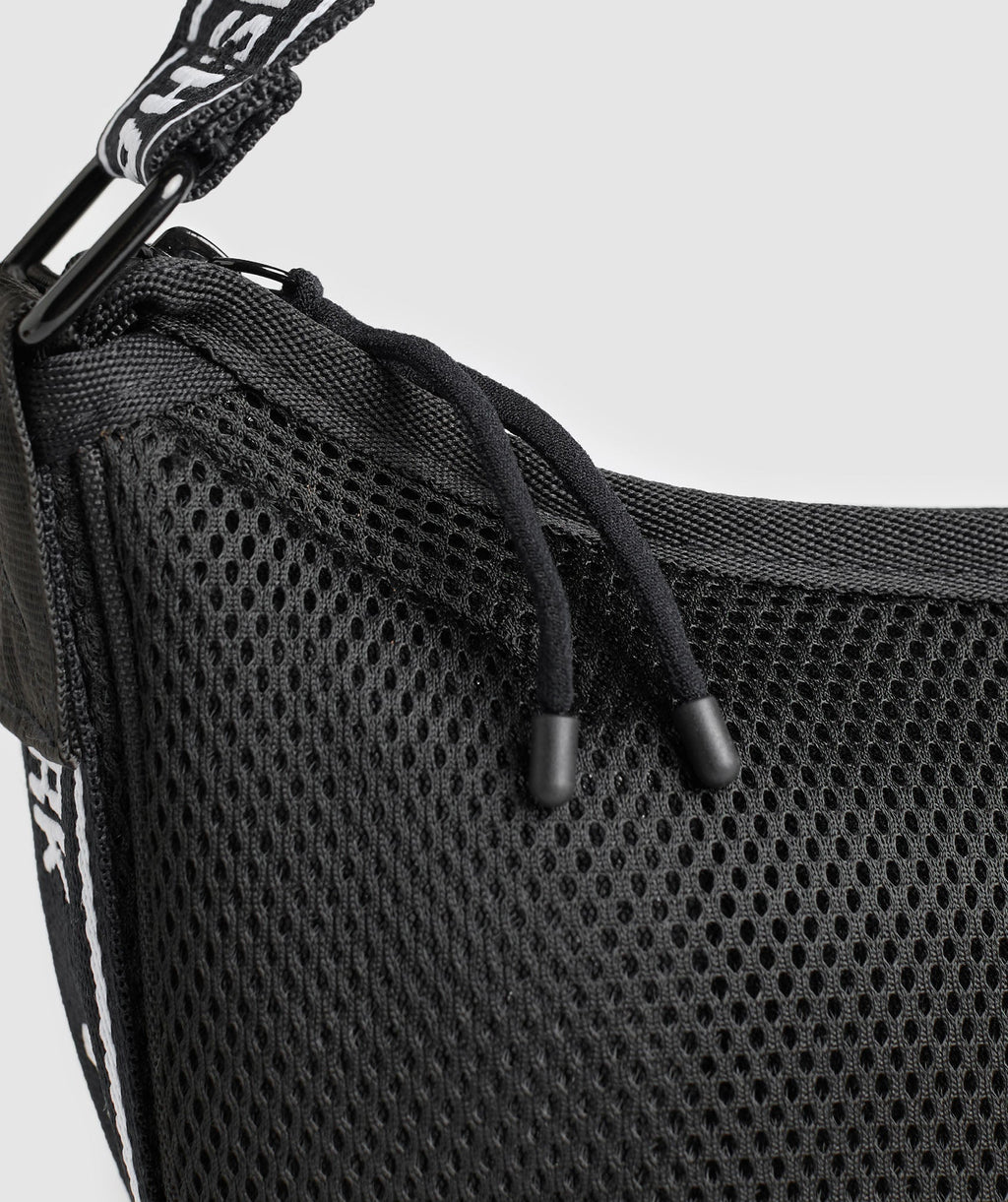 gymshark-mesh-shoulder-bag-black-aw24