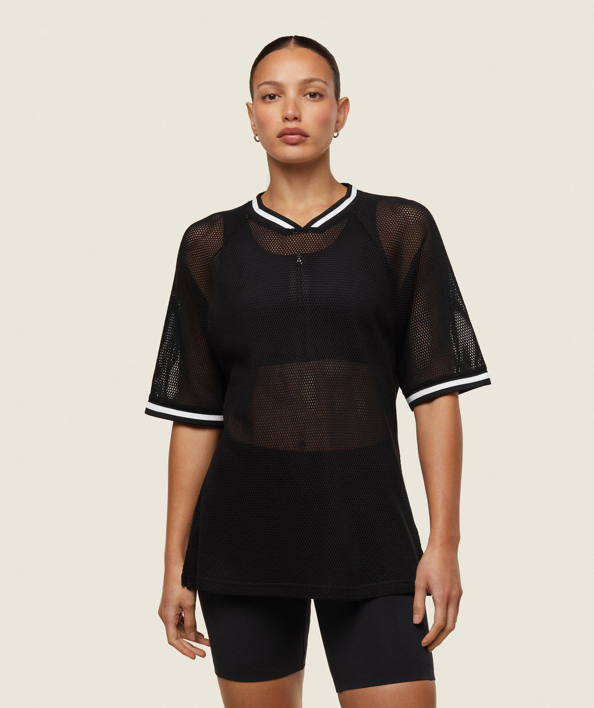 gymshark-everywear-mesh-layering-tee-black-soft-white-ss24